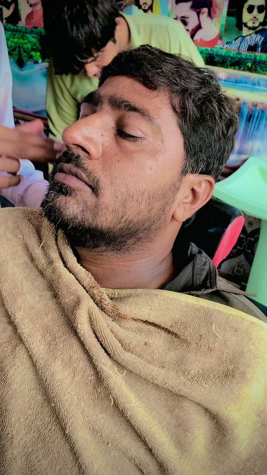@shahbazhairsaloon1122
