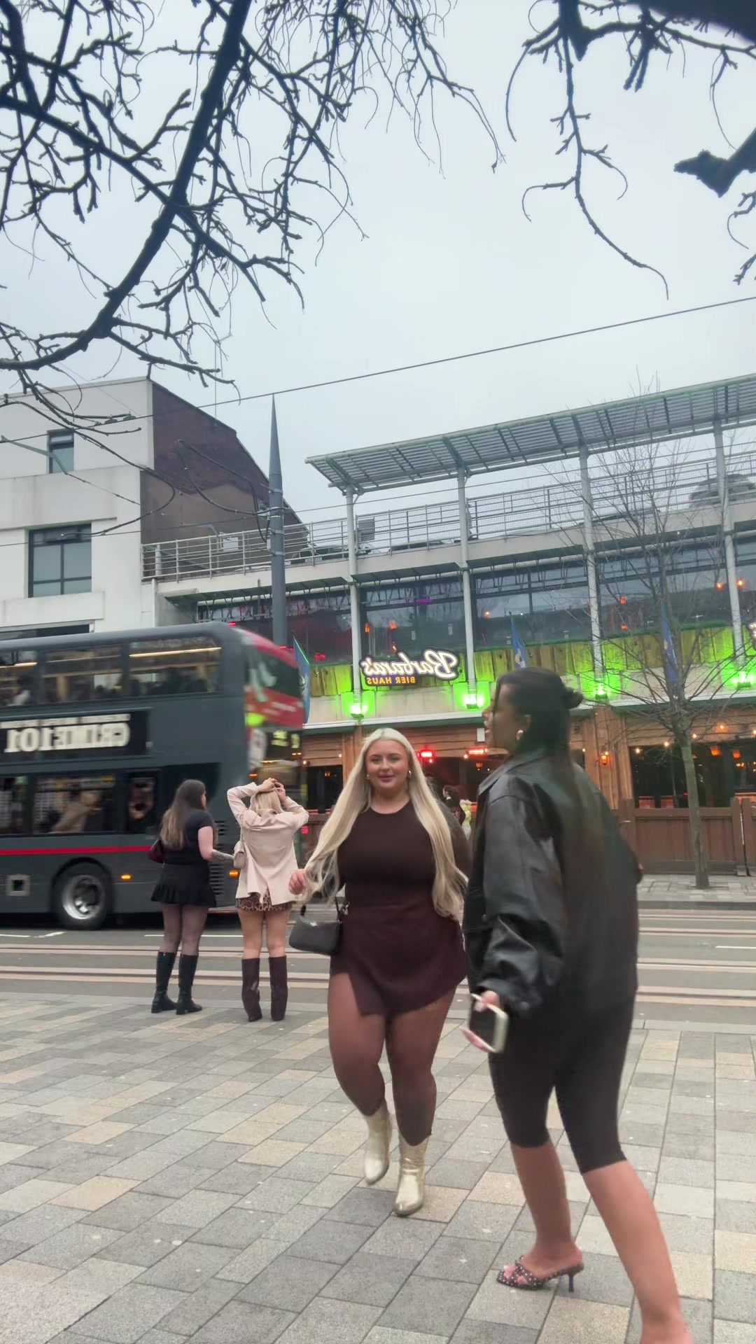 @_niamhox