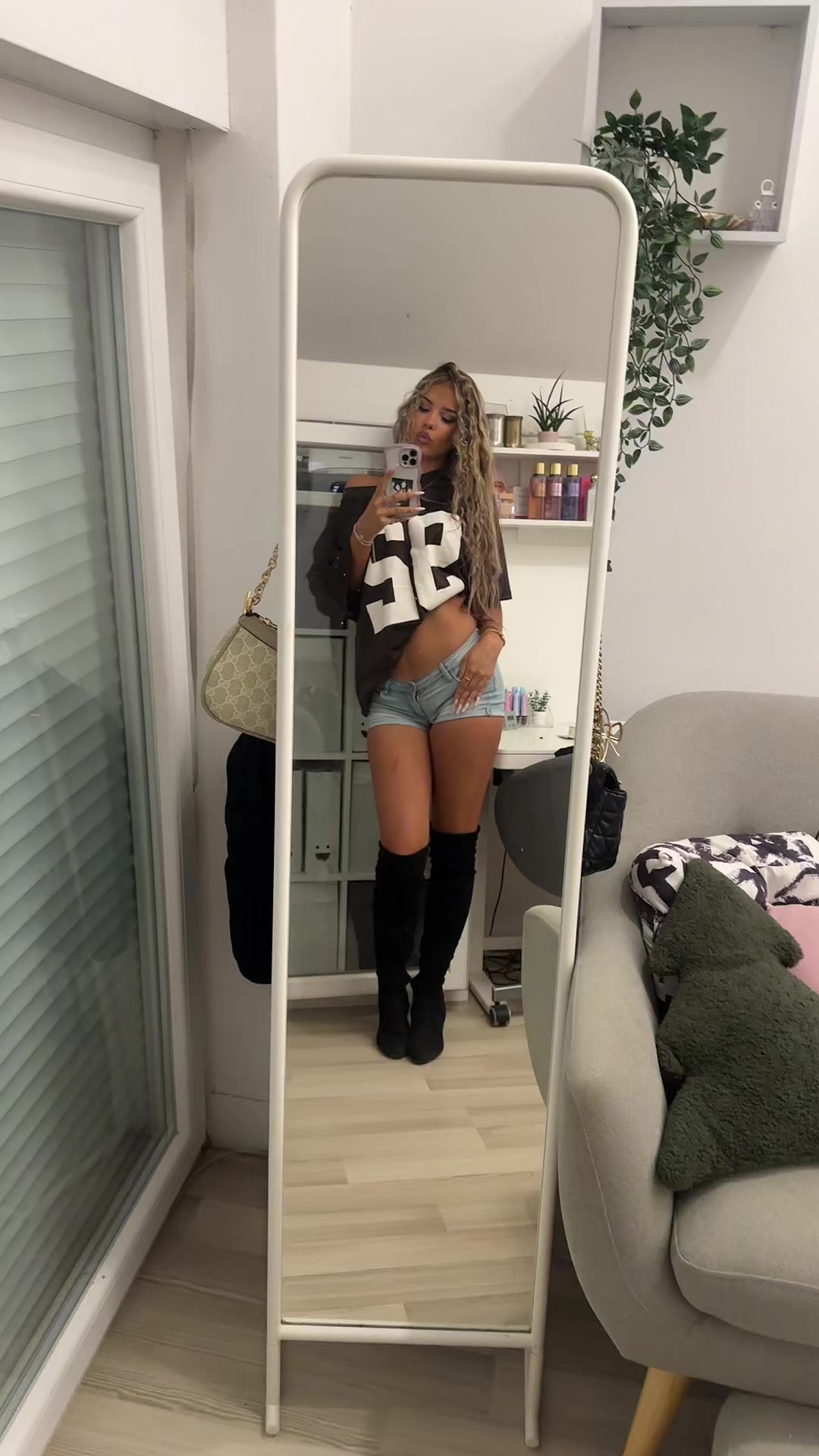 @𝐓𝐨𝐧𝐢𝐚