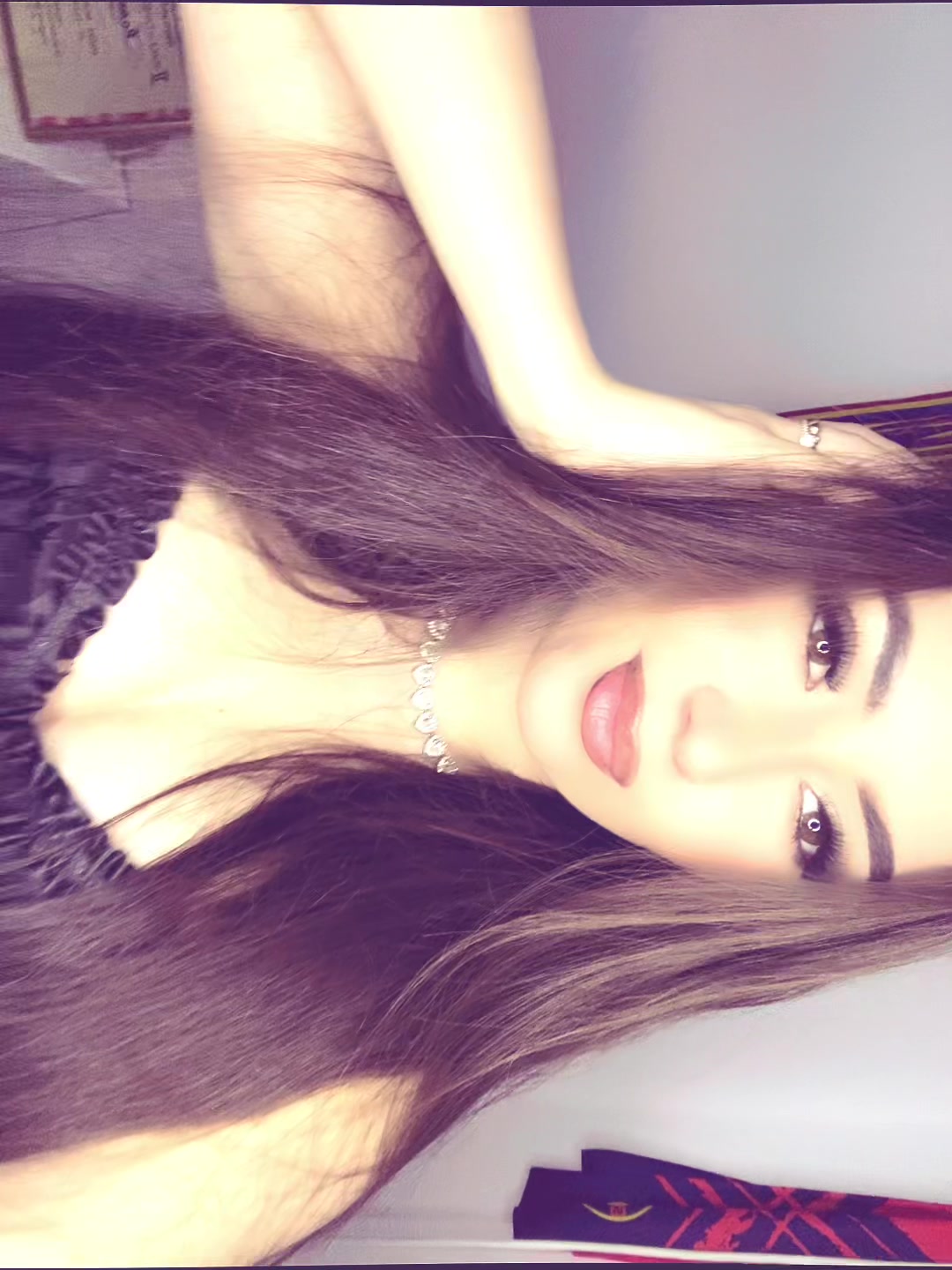 @ɛnd LARISA