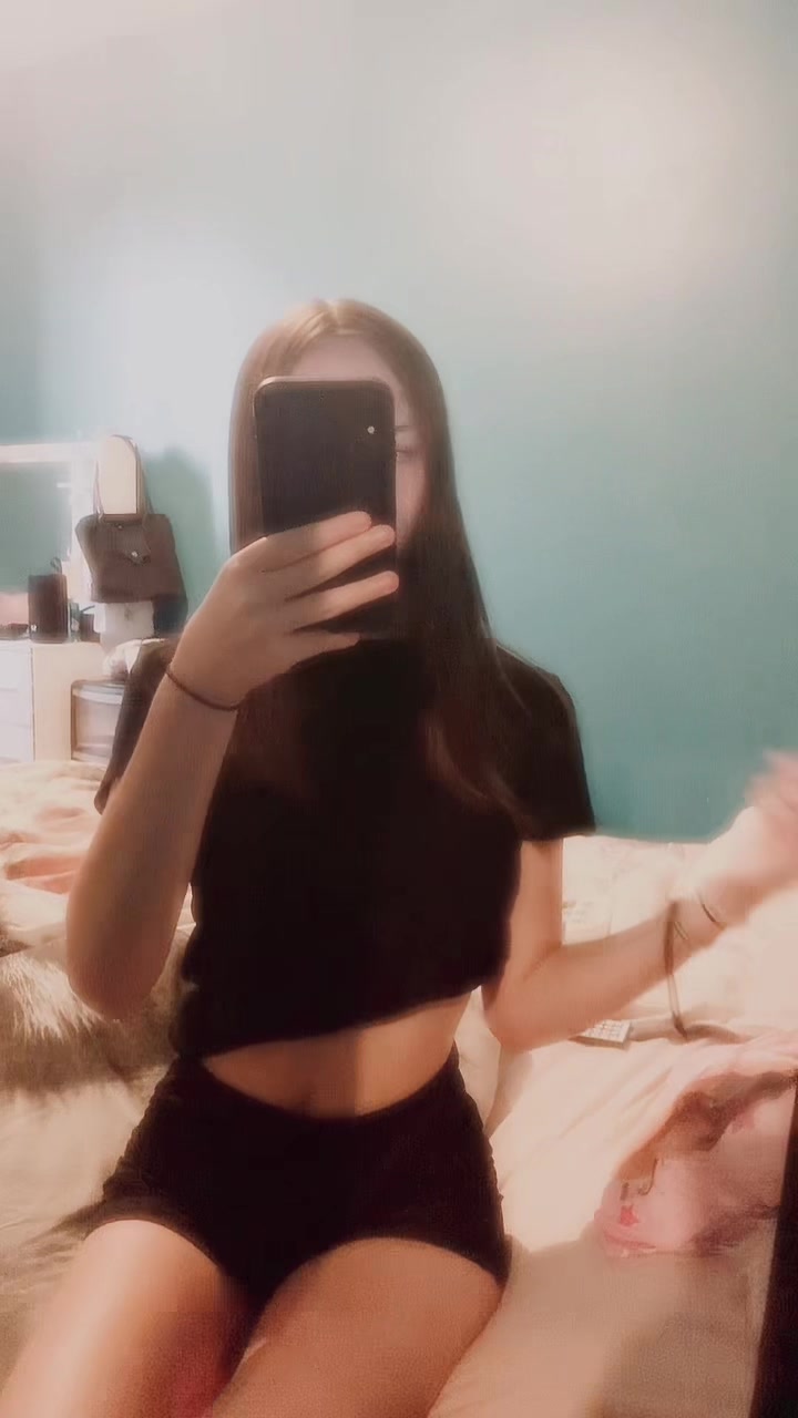 @𝓁ℴ𝓊𝓃𝒶'🥂
