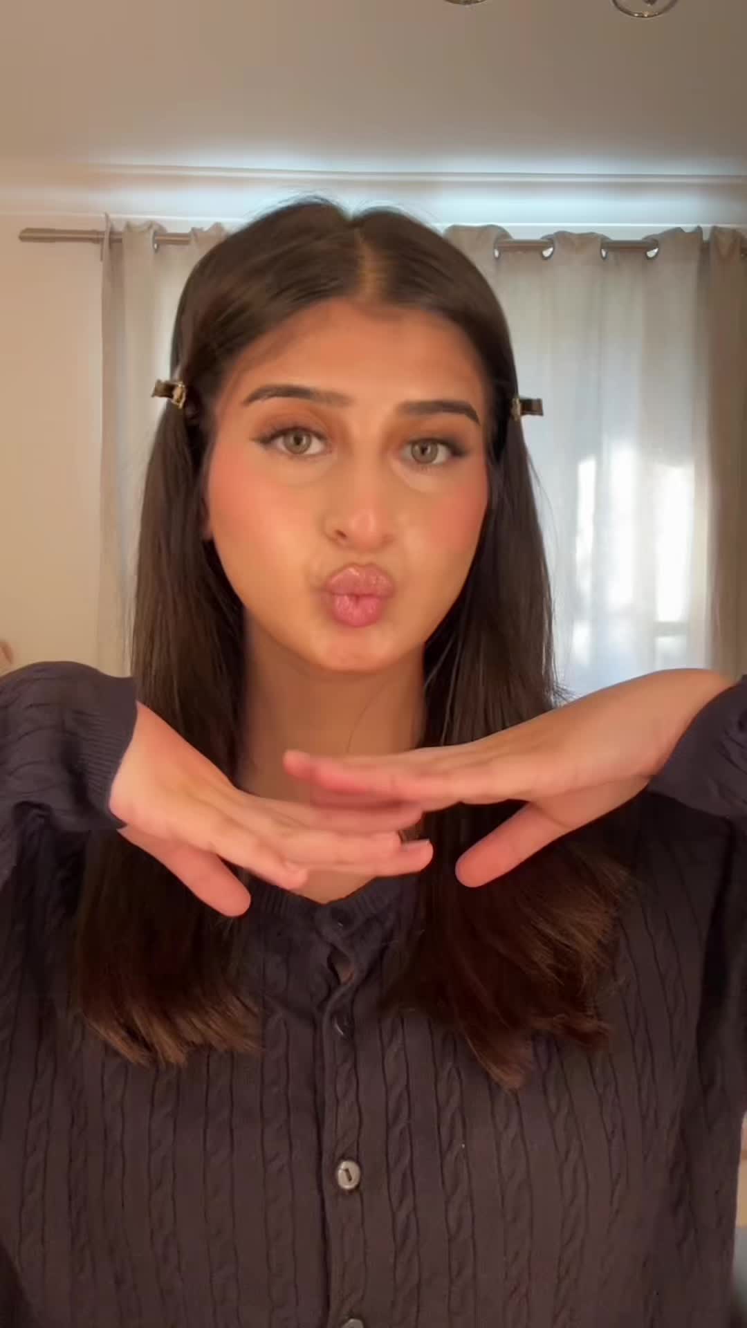 @looksbyrj