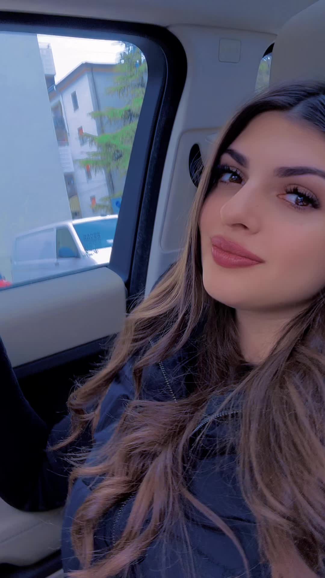 @Daniela Scarabnuta