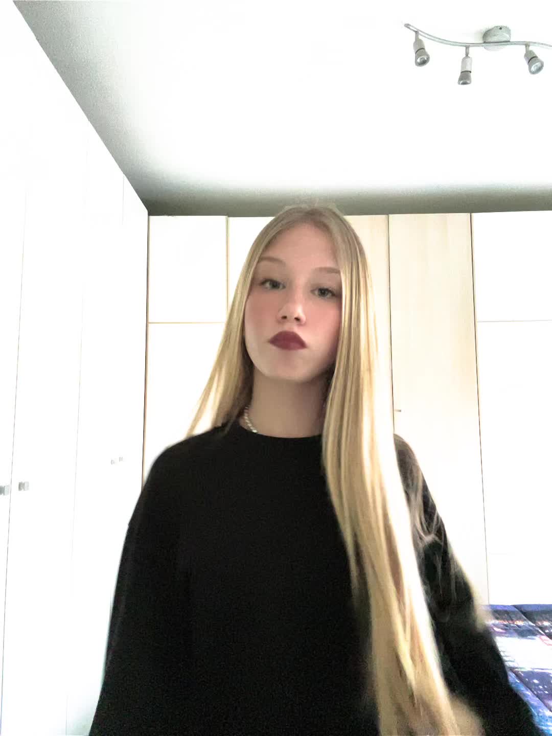@𝒾𝓁𝒶