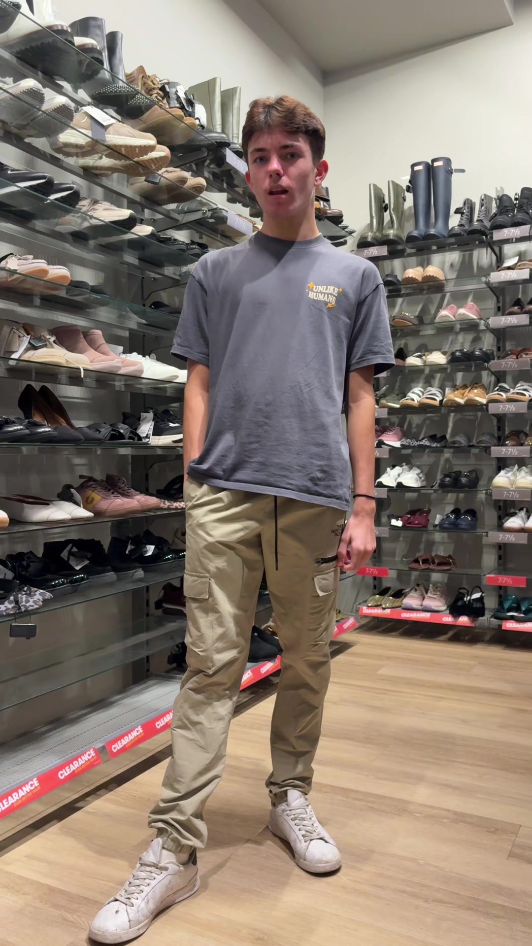 @Louie🪐