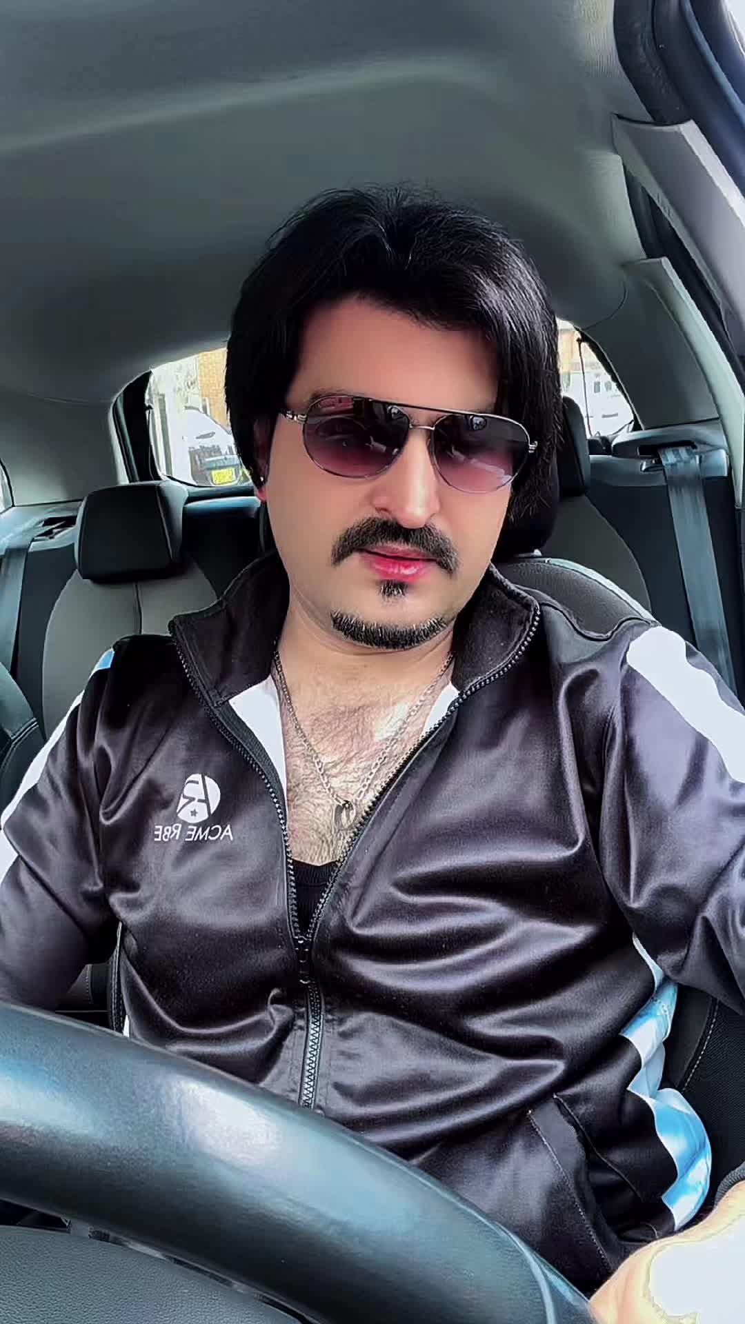@Malik zeeshi🇵🇰 🇬🇧