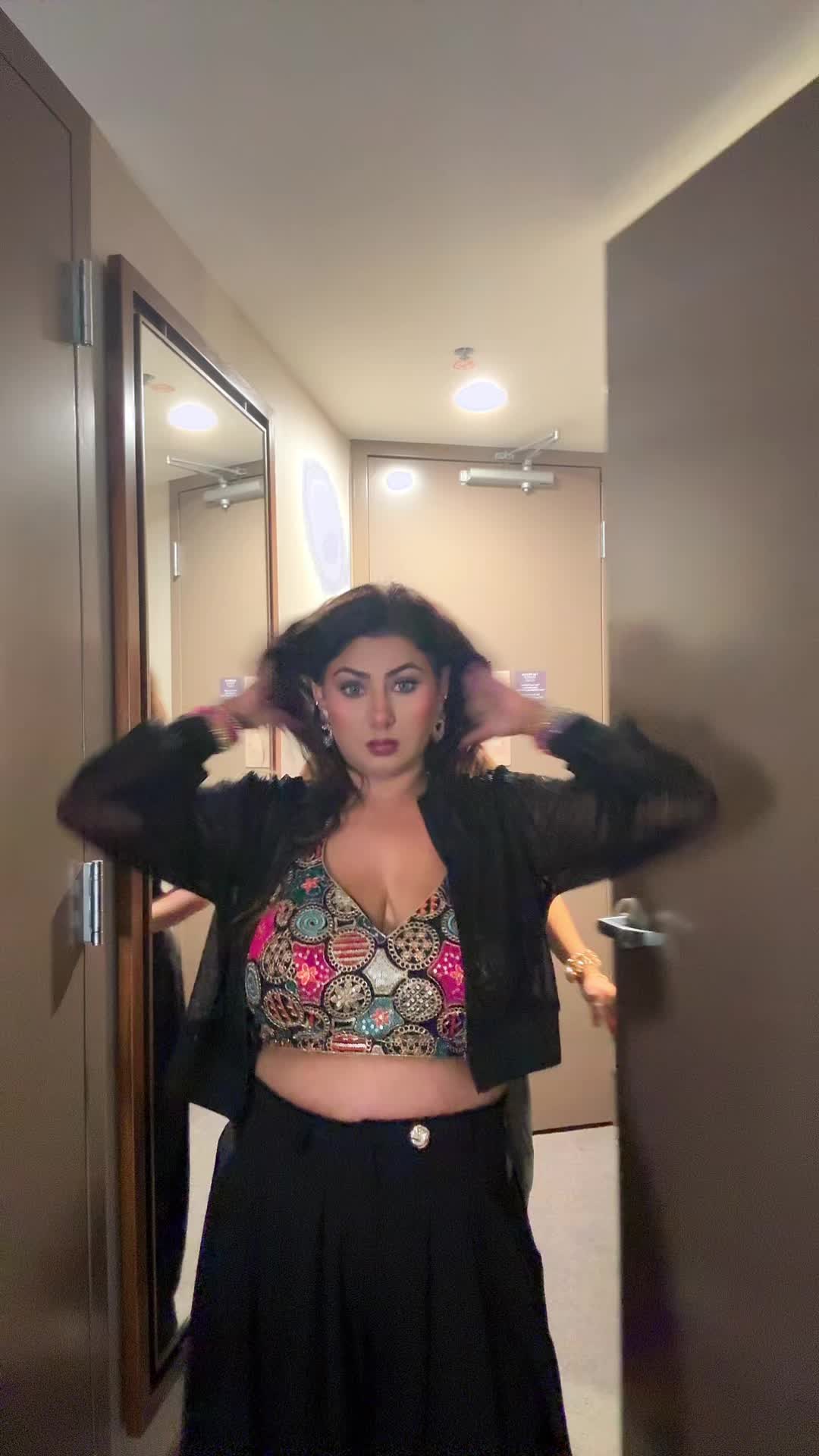 @DesiDazzleDiva