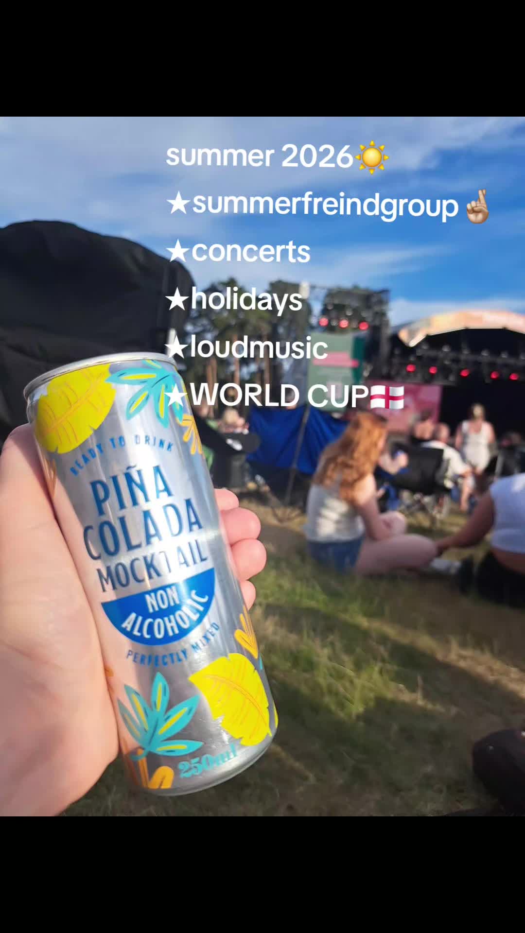 @𝐡𝐨𝐥𝐥𝐢𝐞