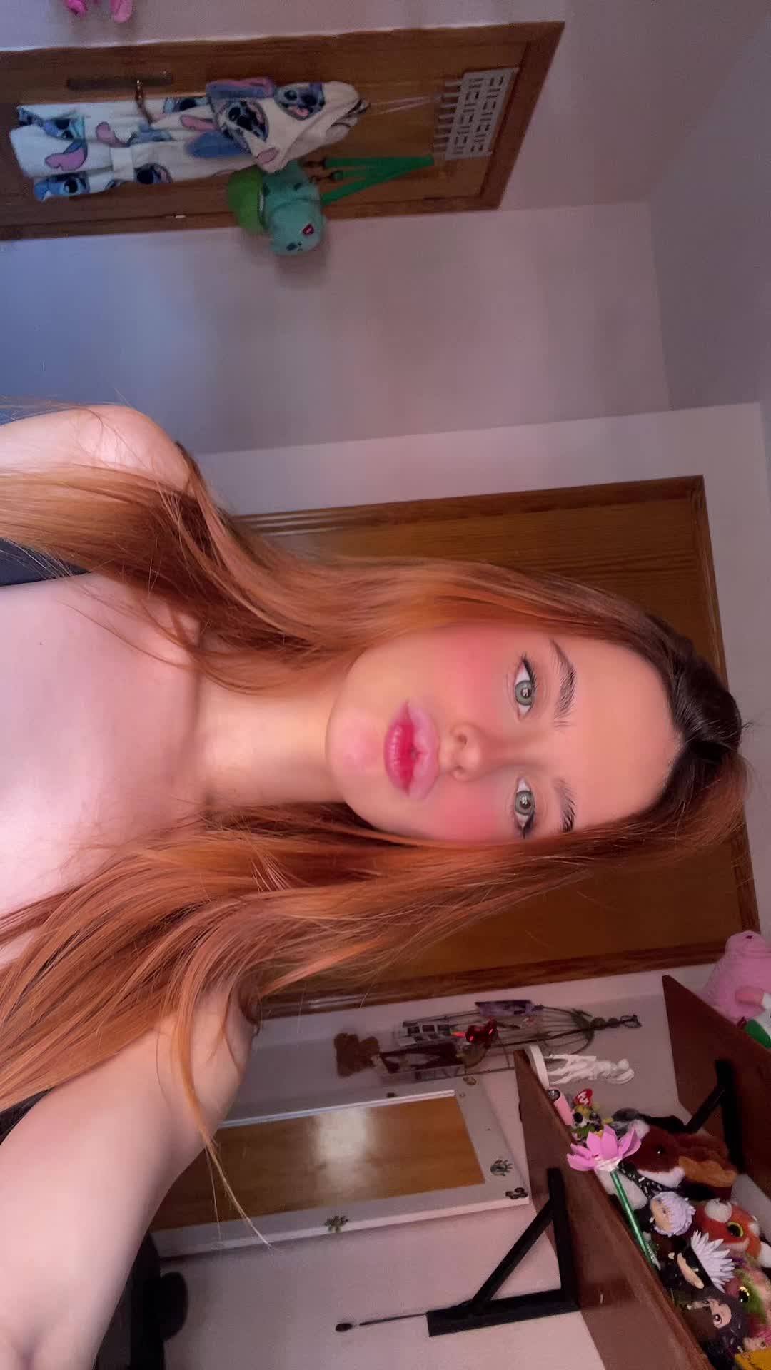 @Vaaaaleriaaaa__