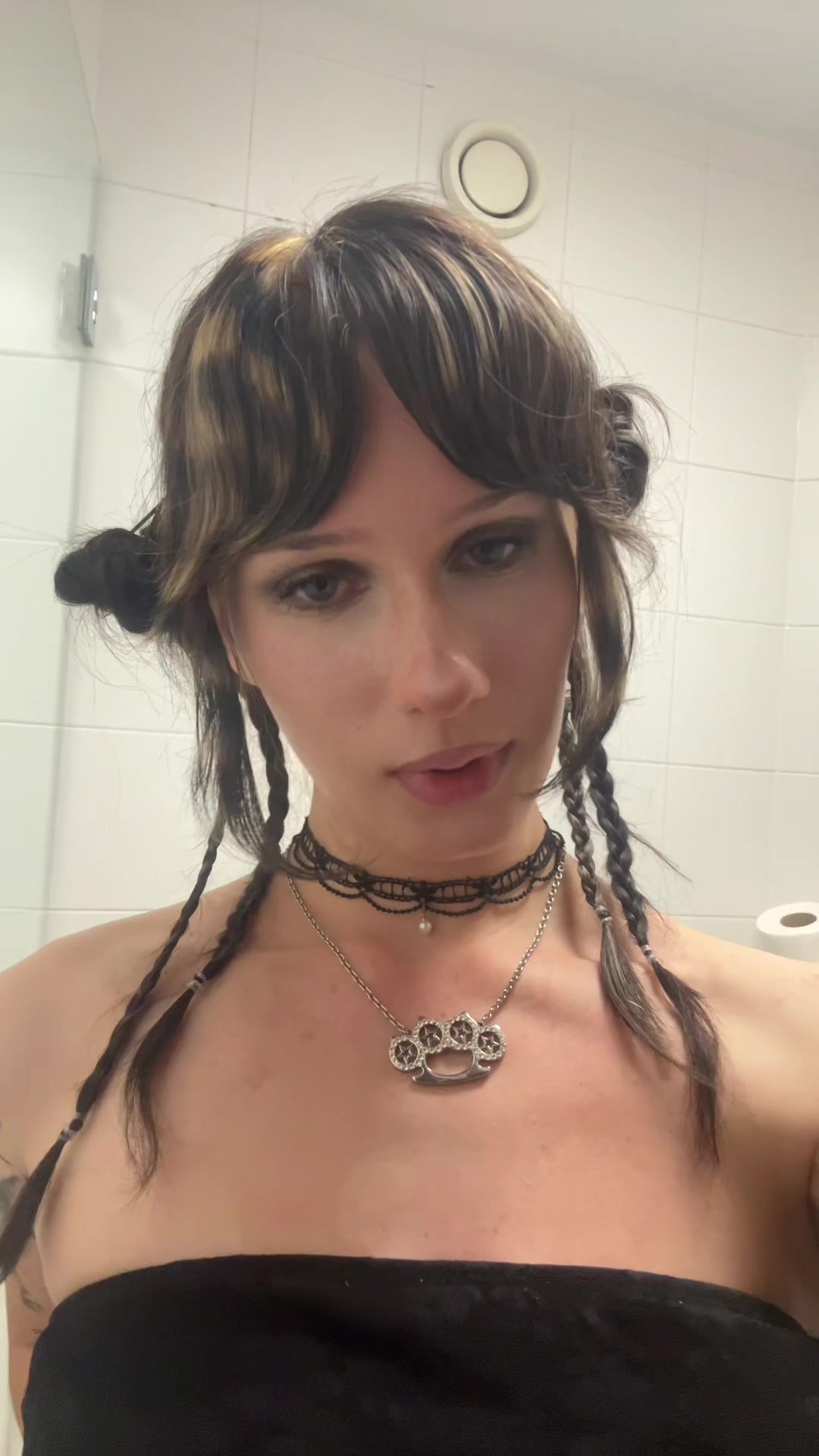 @hellokittystrawb