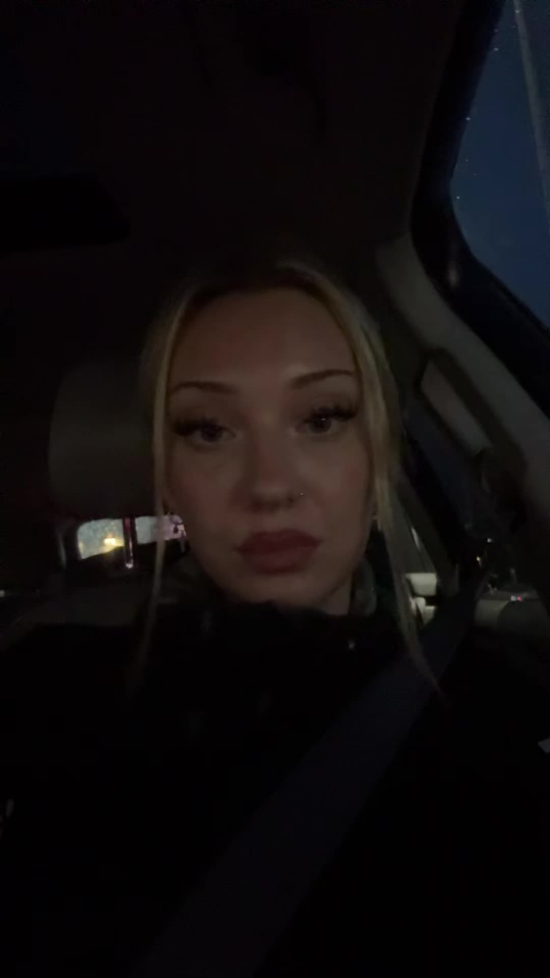 @👽