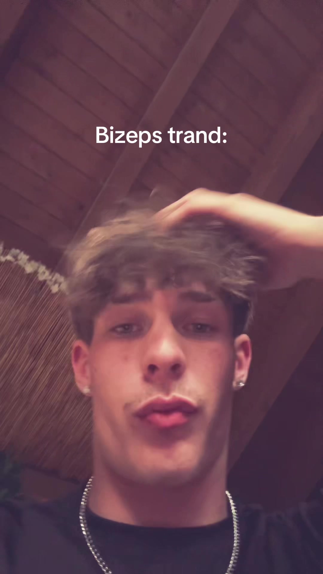 @⃟