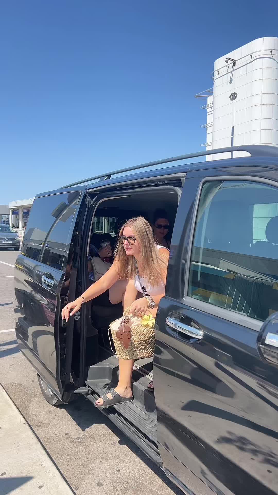 @lindakyriakidouu