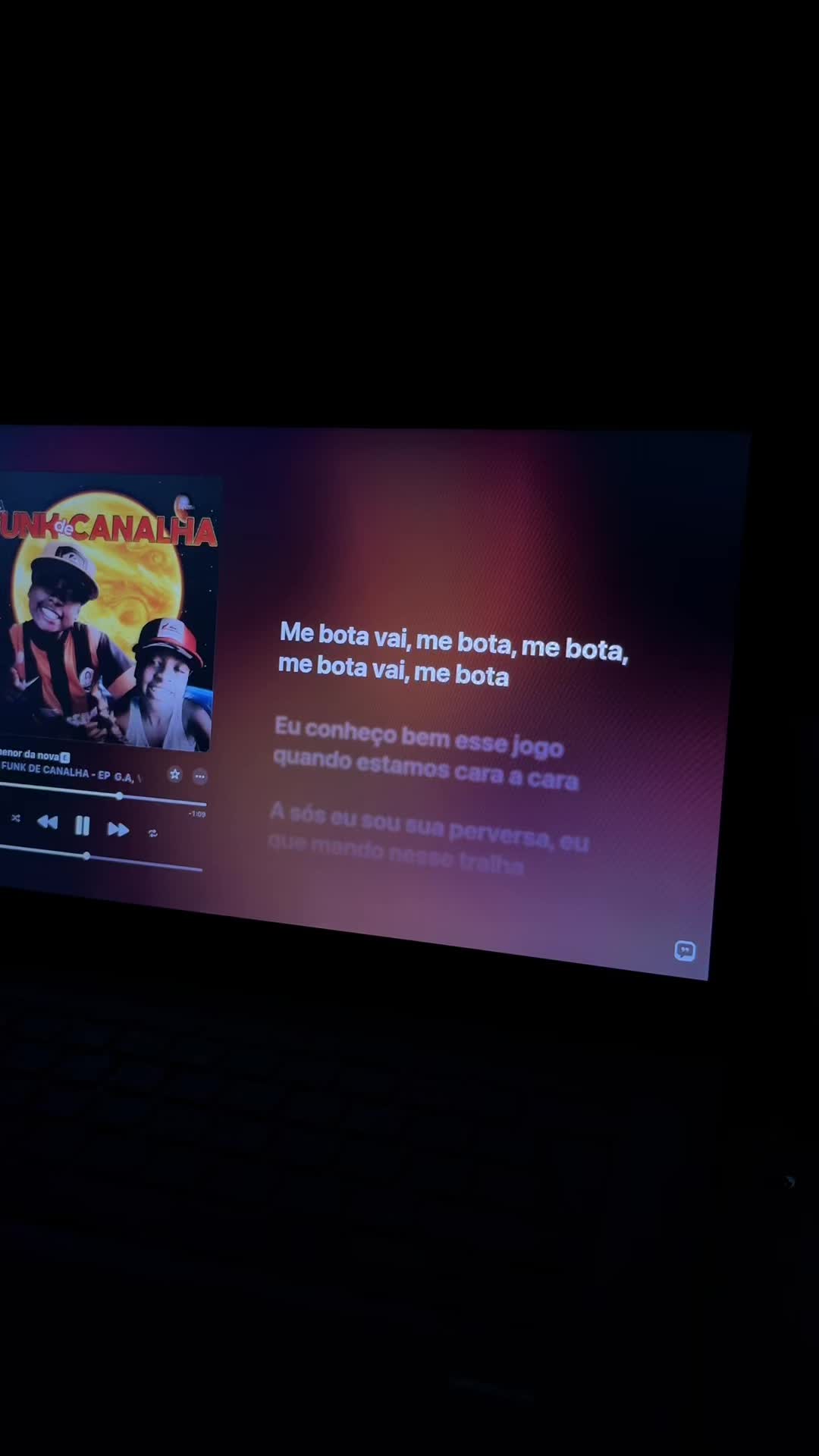 @LyricsForU🎧