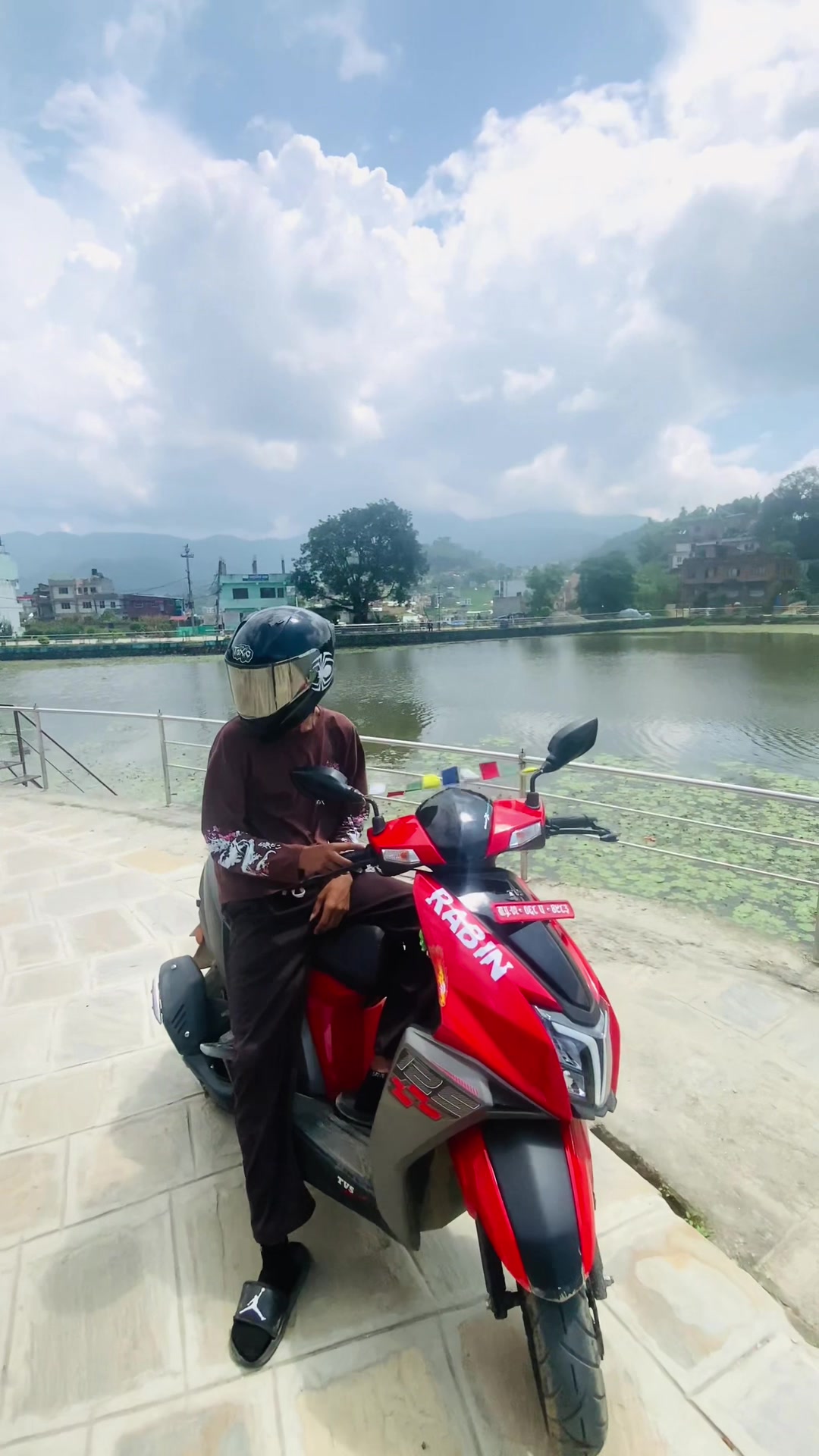 @रबिन 