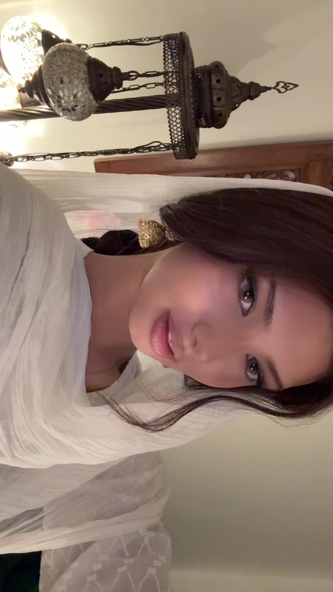 @Lámya
