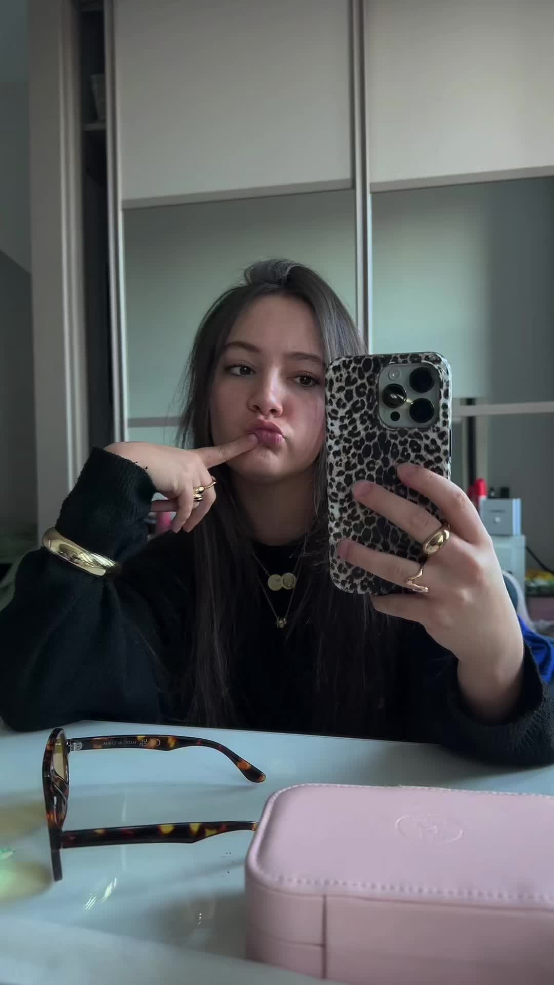 @Ellisa x