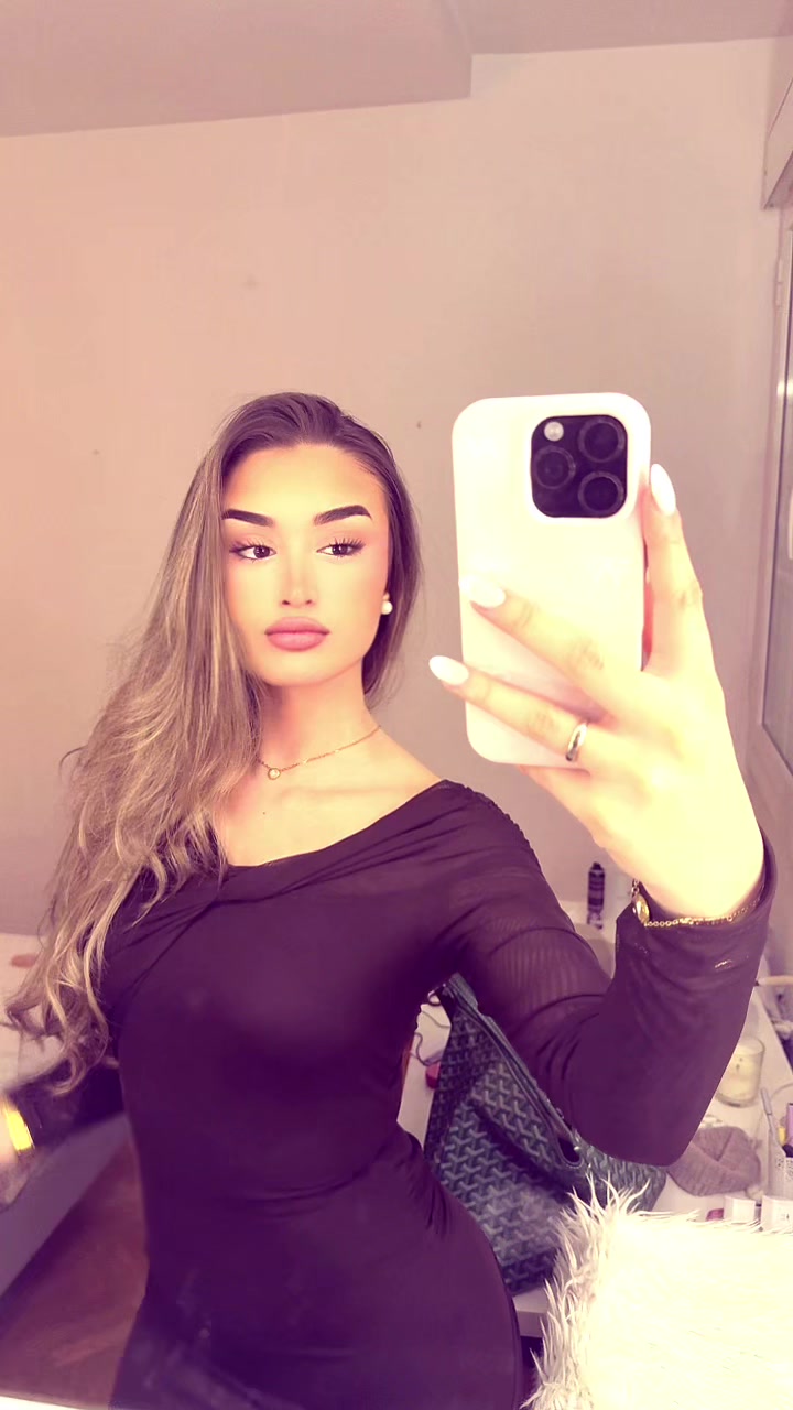 @elsaa.roomeroo