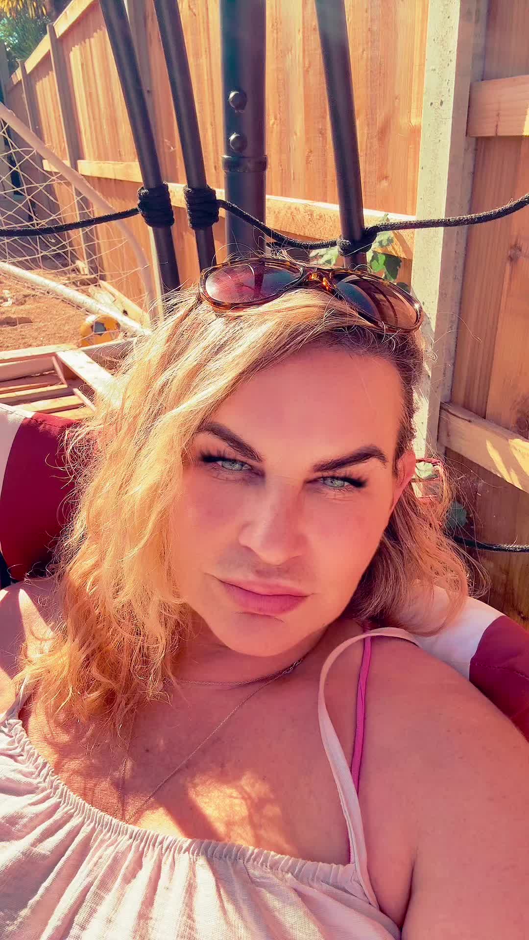 @rozzisarmy_
