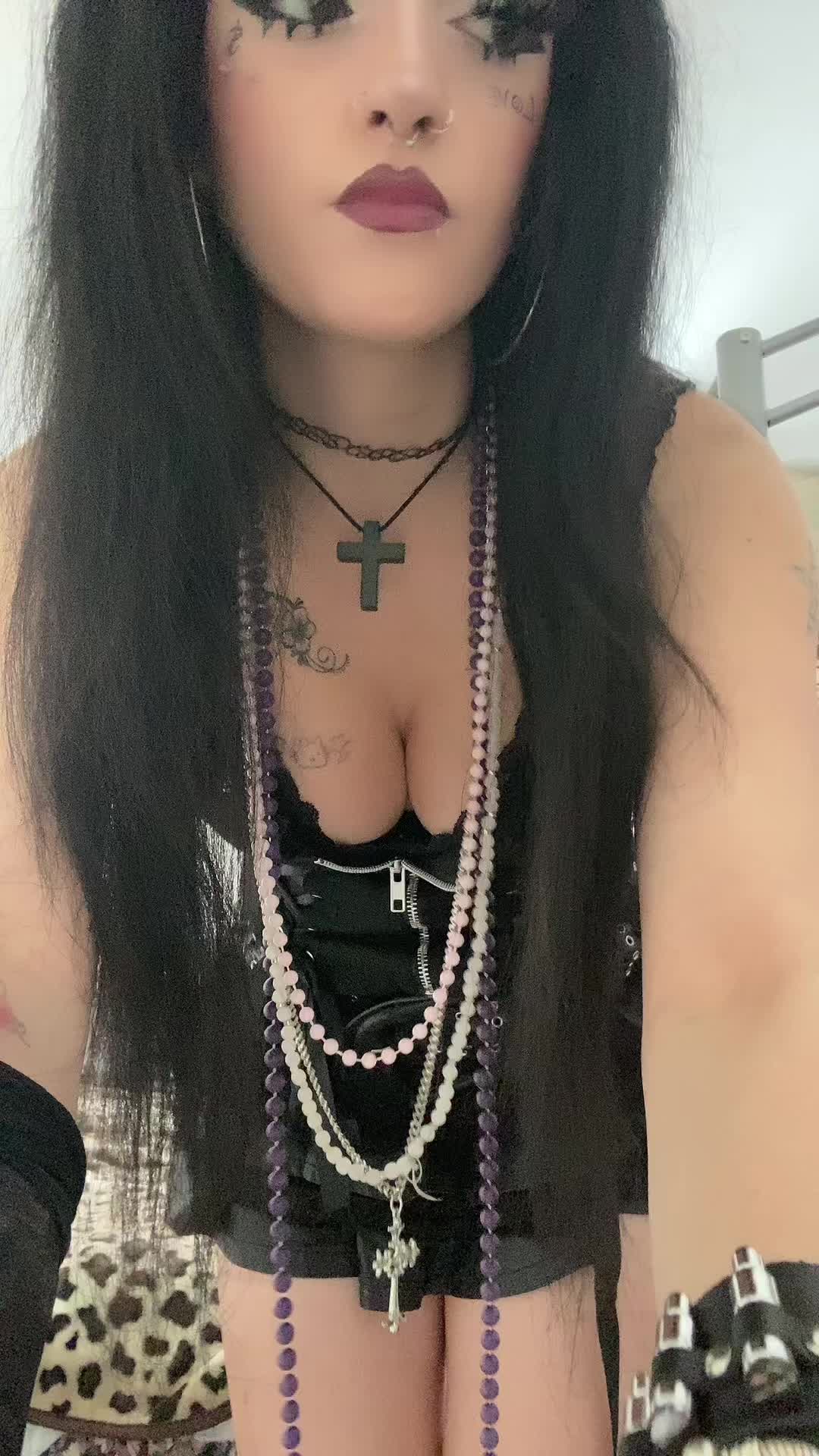@🕷️