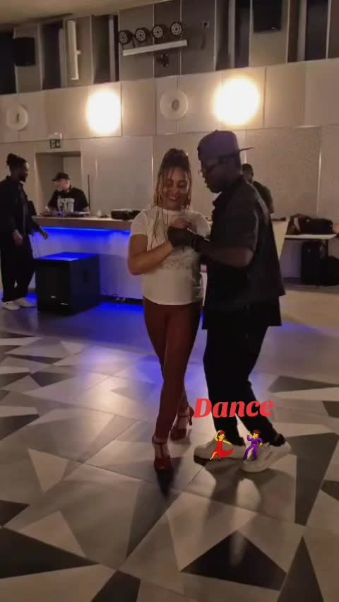 @Monia&Dance
