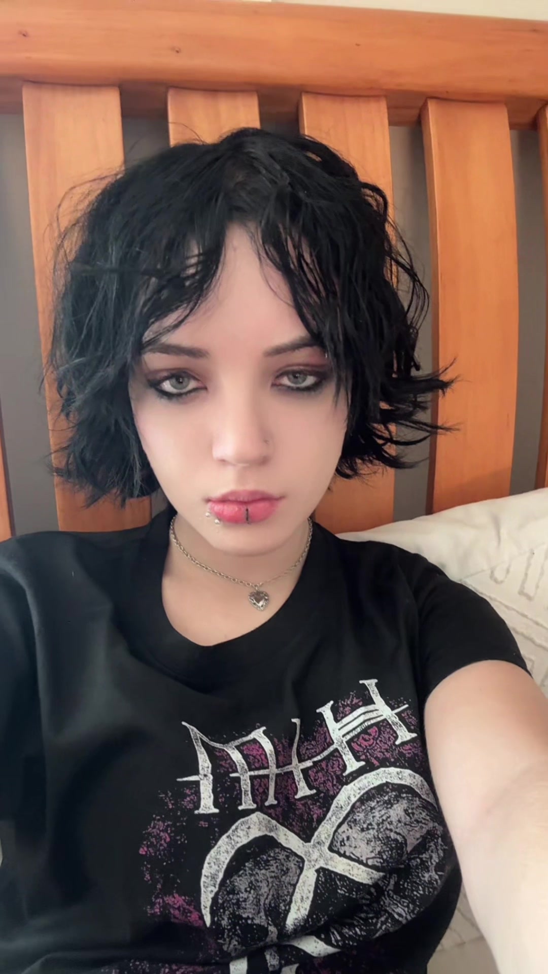 @Nella☠︎︎