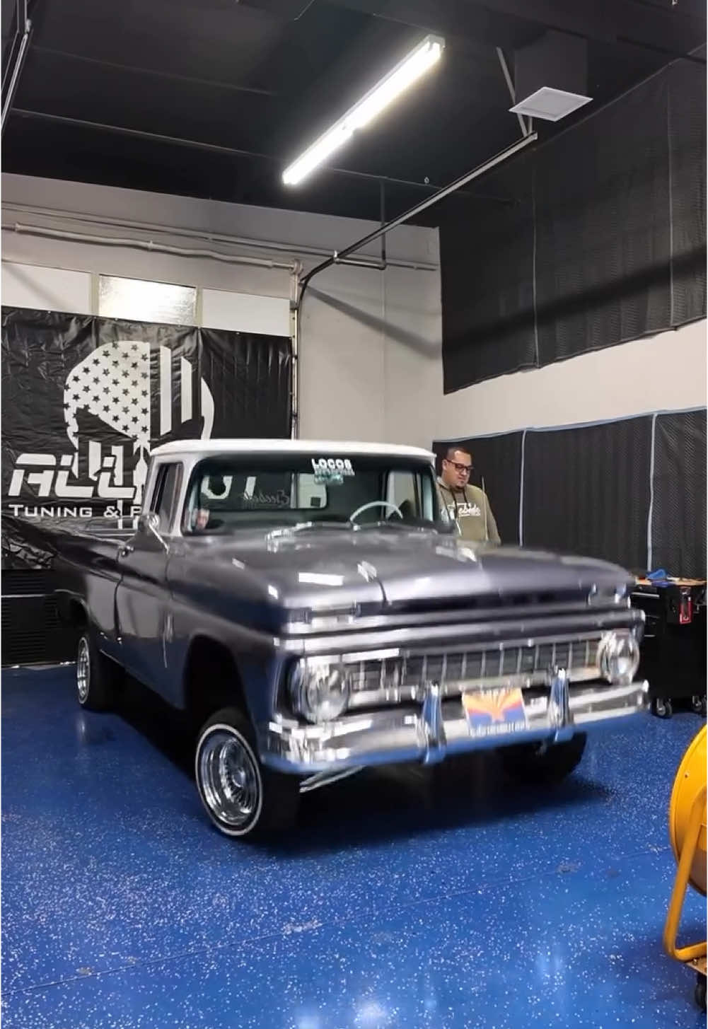 @Lowrider_Avenue
