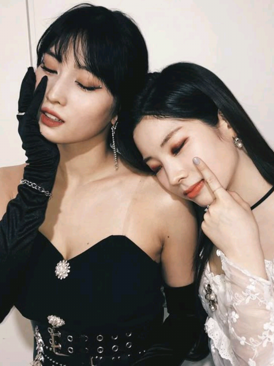 @~ 𝐇𝐢𝐫𝐚𝐢 |🖤