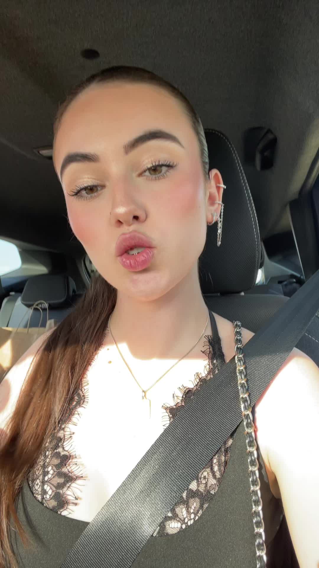 @𝘠𝘰𝘭𝘢𝘯𝘥𝘢 𝘛𝘰𝘳𝘯𝘦𝘭