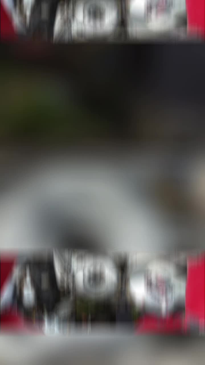 @MrLarryThorne