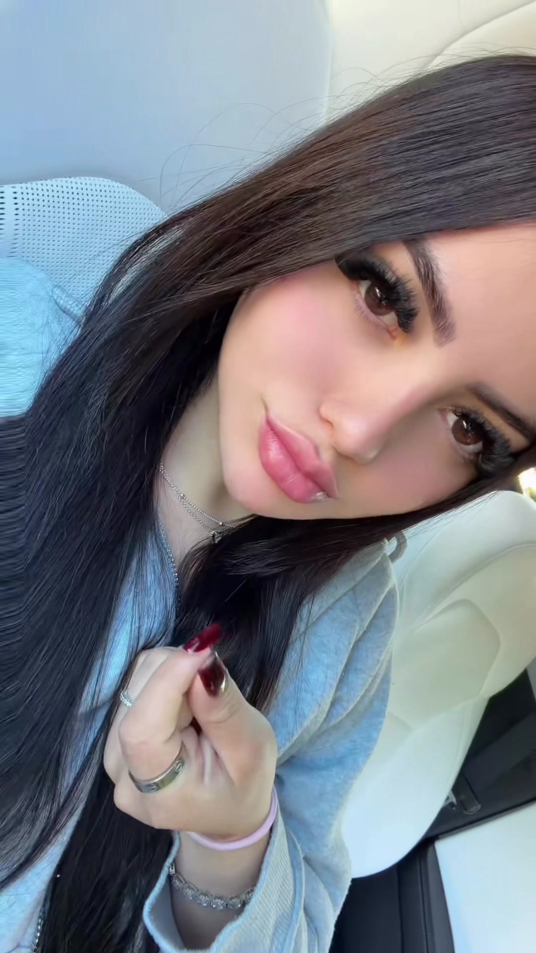 @Ana