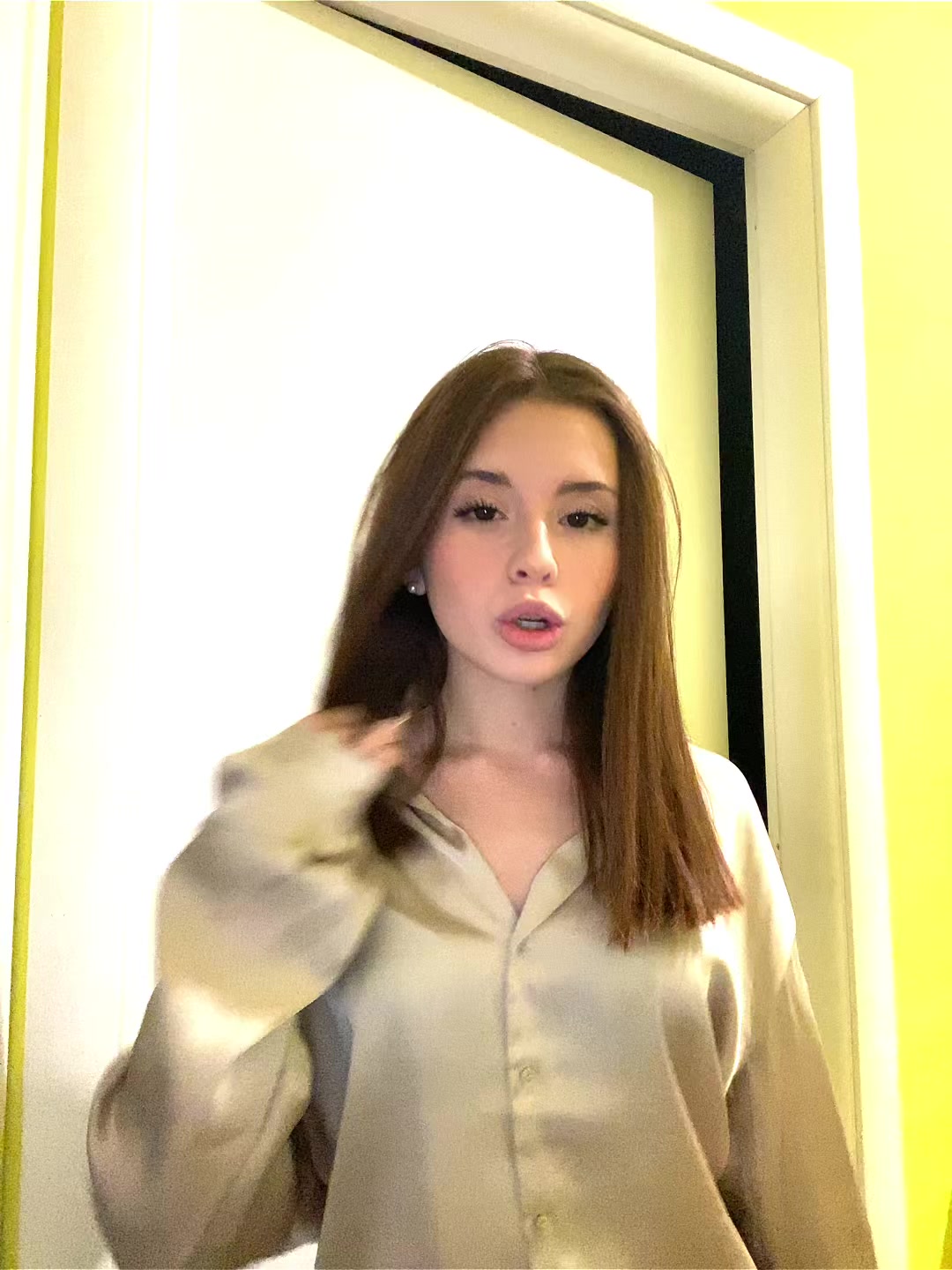 @𝑓𝑟𝑎𝑛𝑐𝑒𝑠𝑐𝑎