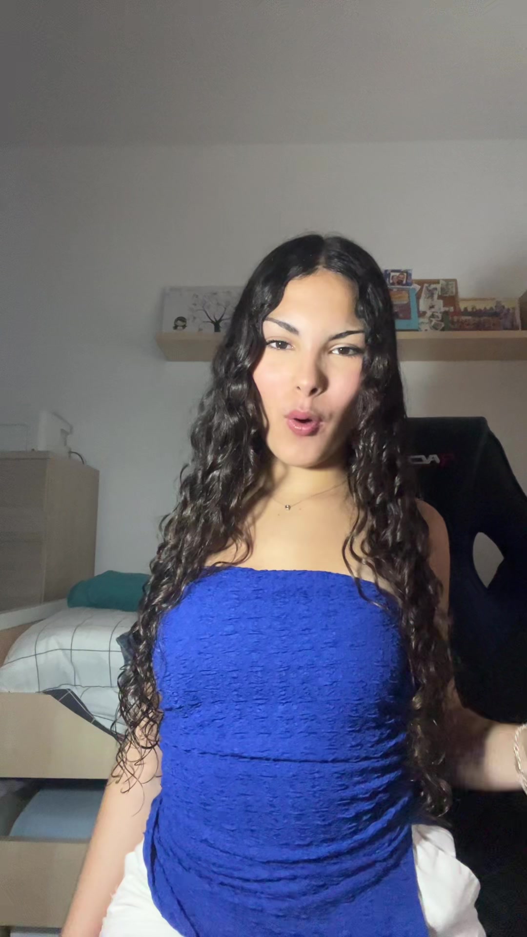 @Danielaa