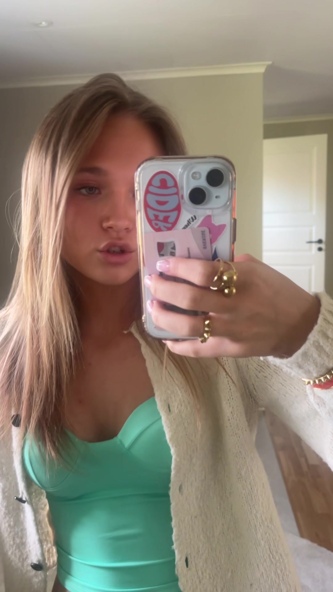 @Elle