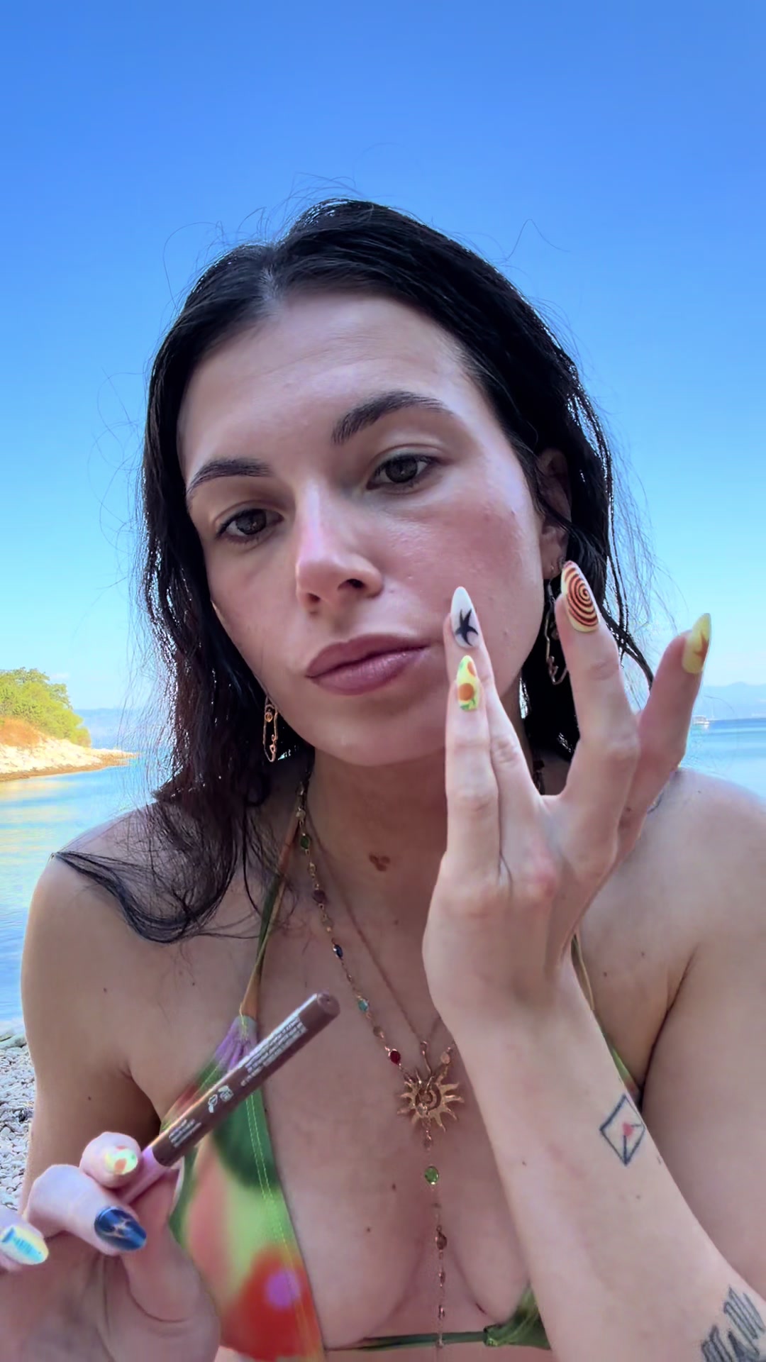 @azil.si