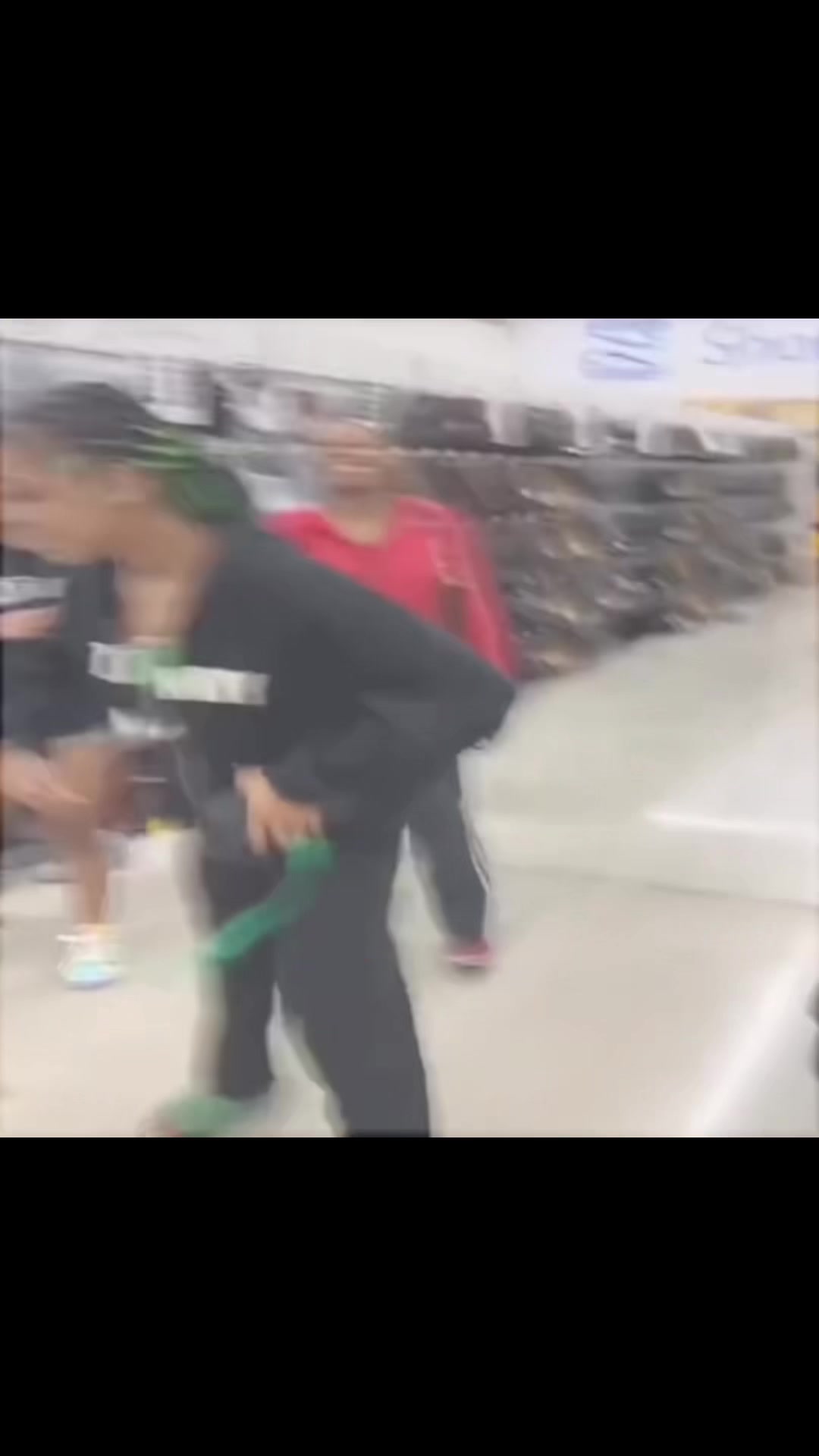 @🦠