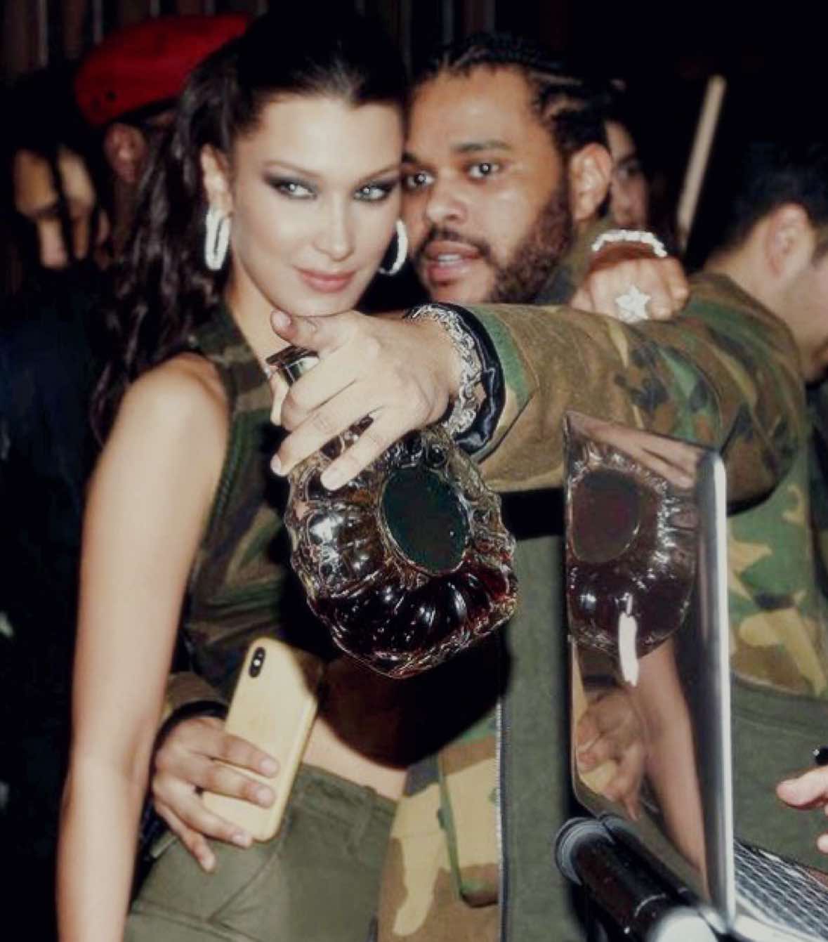 @⸆⸉