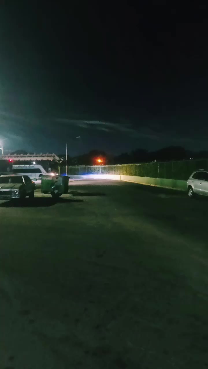 @🌩️