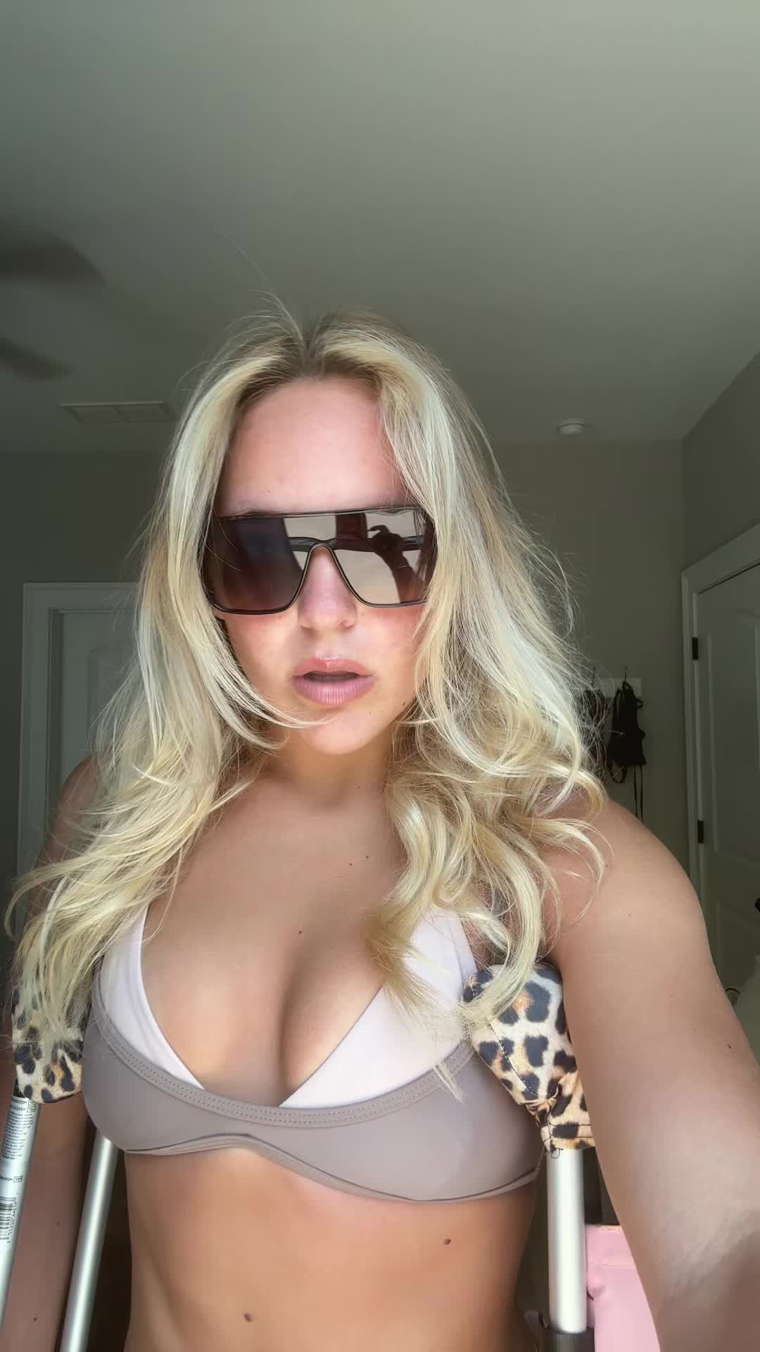 @LYZABROOKS