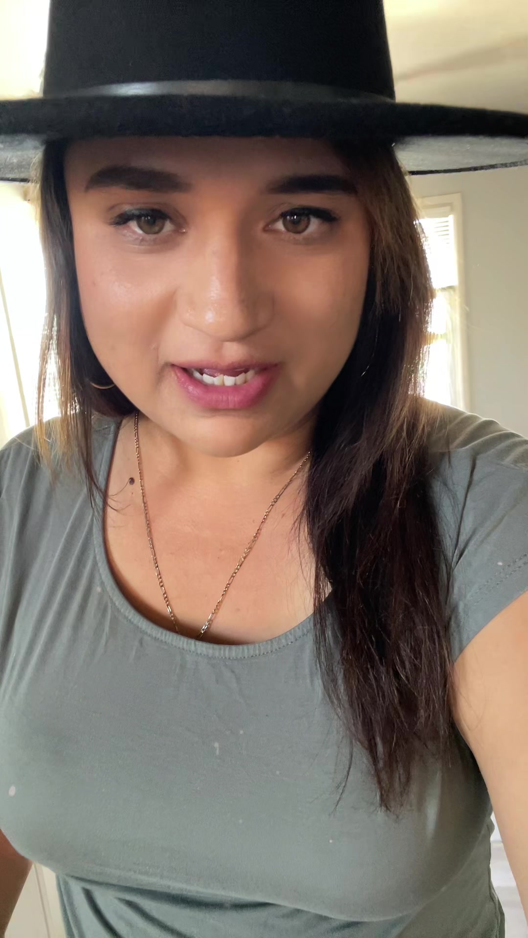 @larahuckleberry