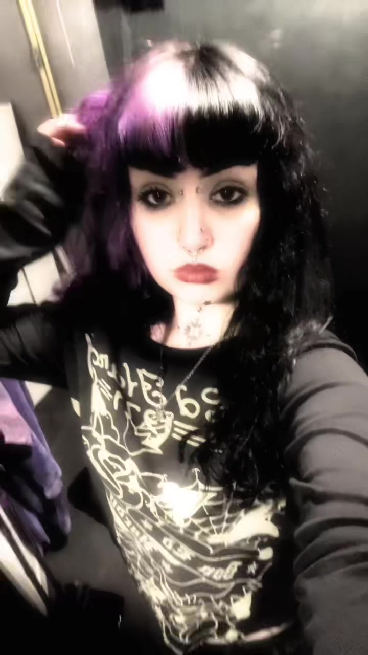 @mothmxnchr