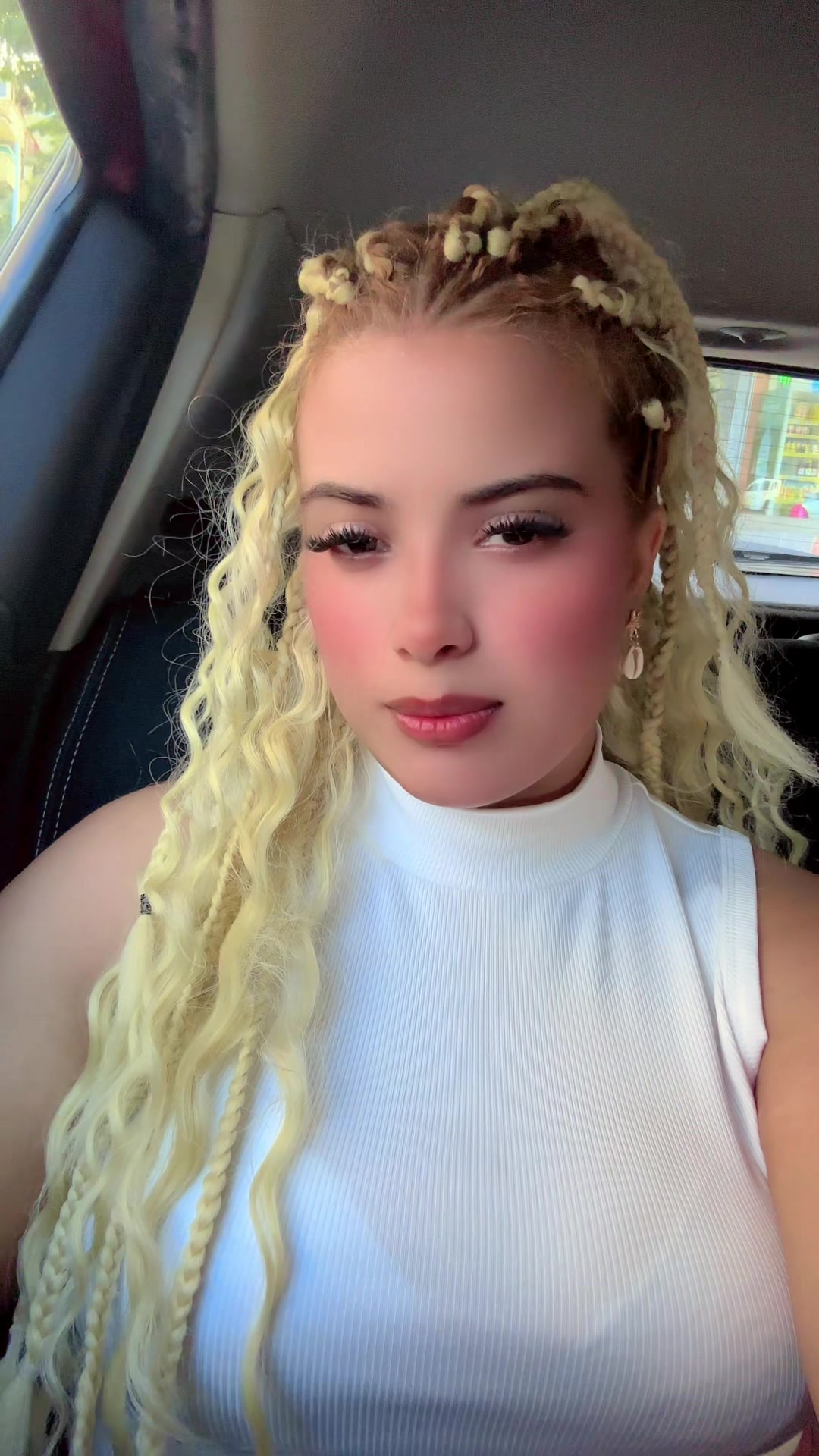@Lara