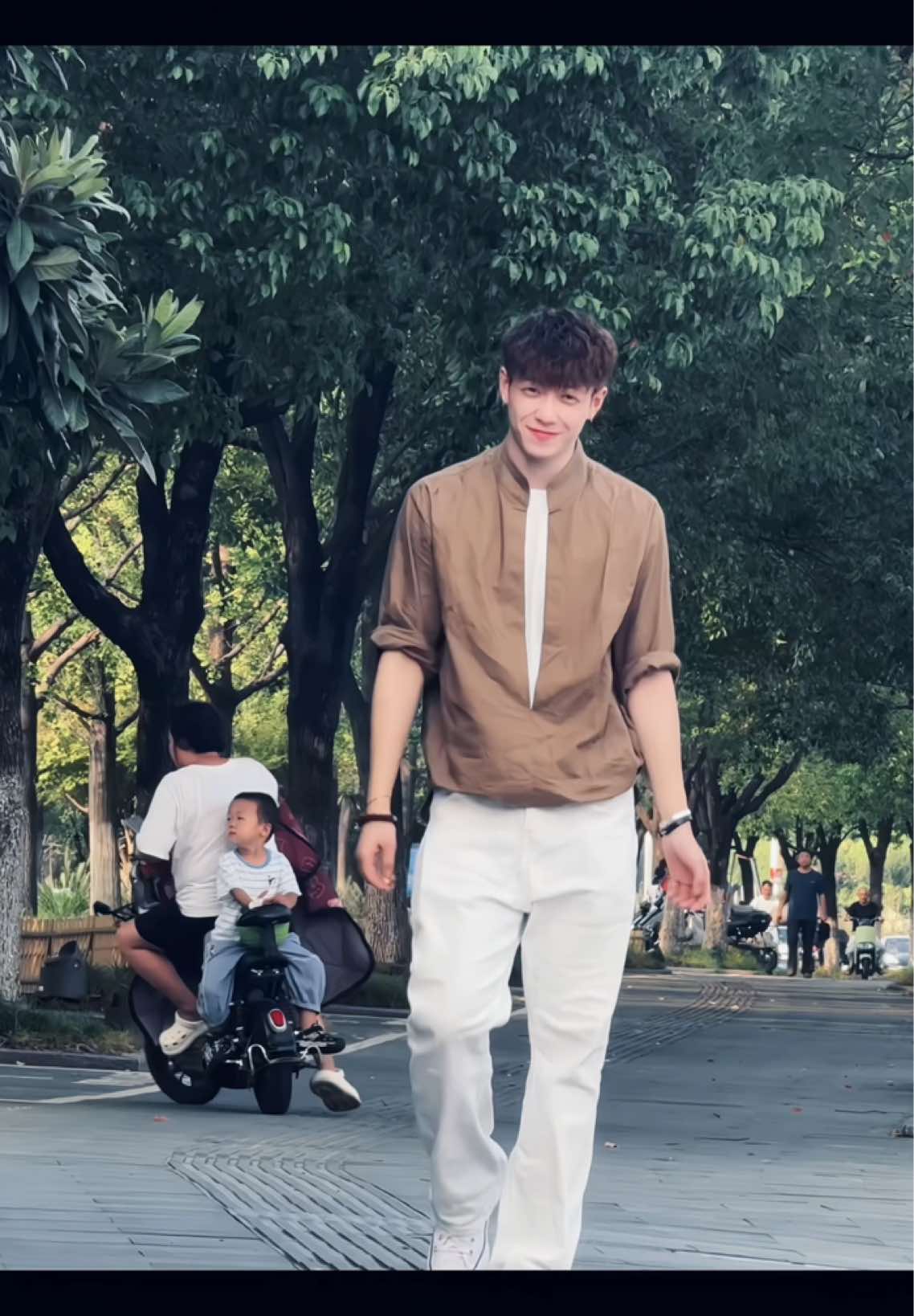 @Ly🌥️