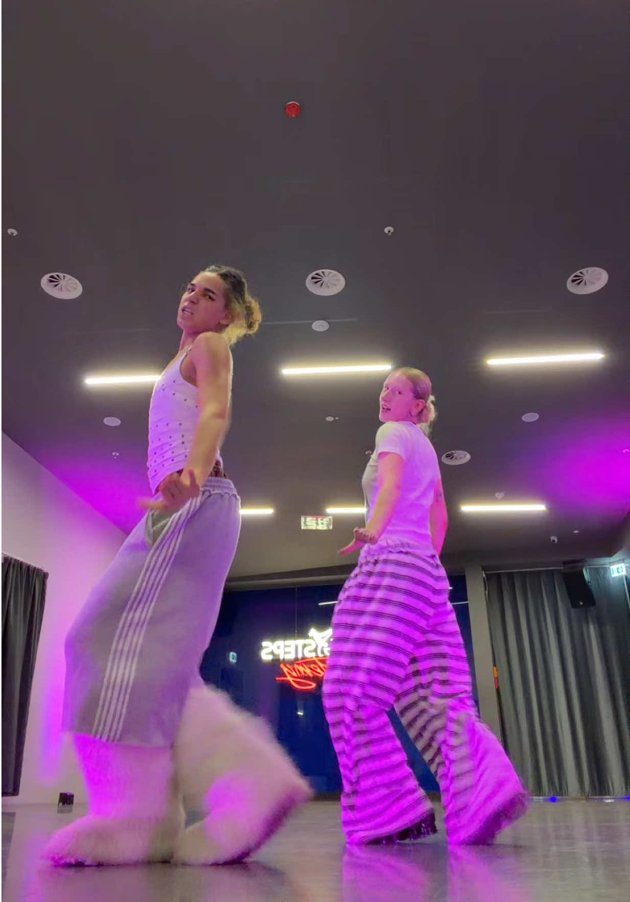 @localdancefluencer