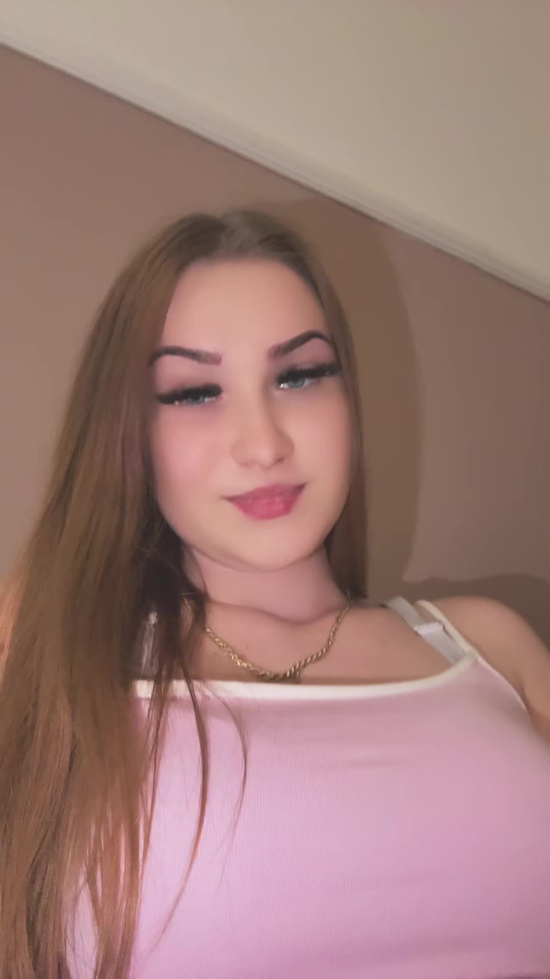 @liviakrjcz&aacute;r30