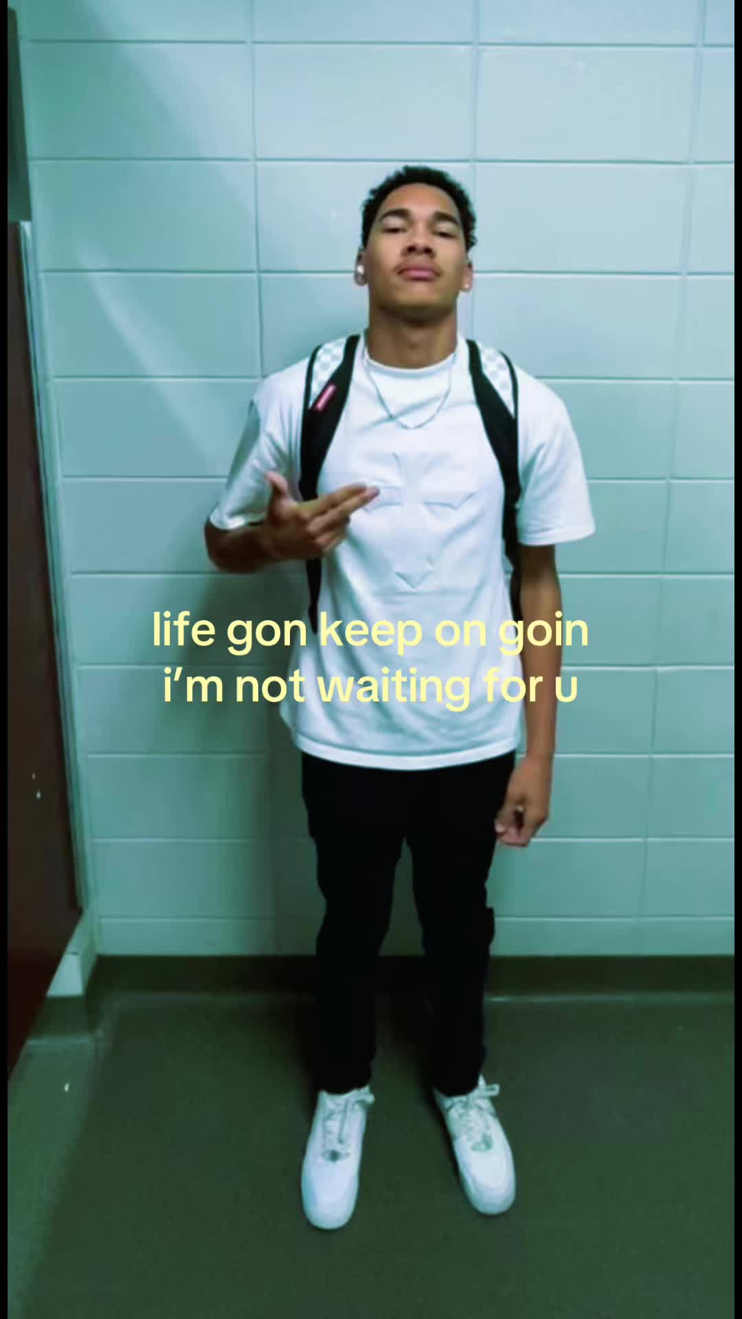 @d3fnot_aaron