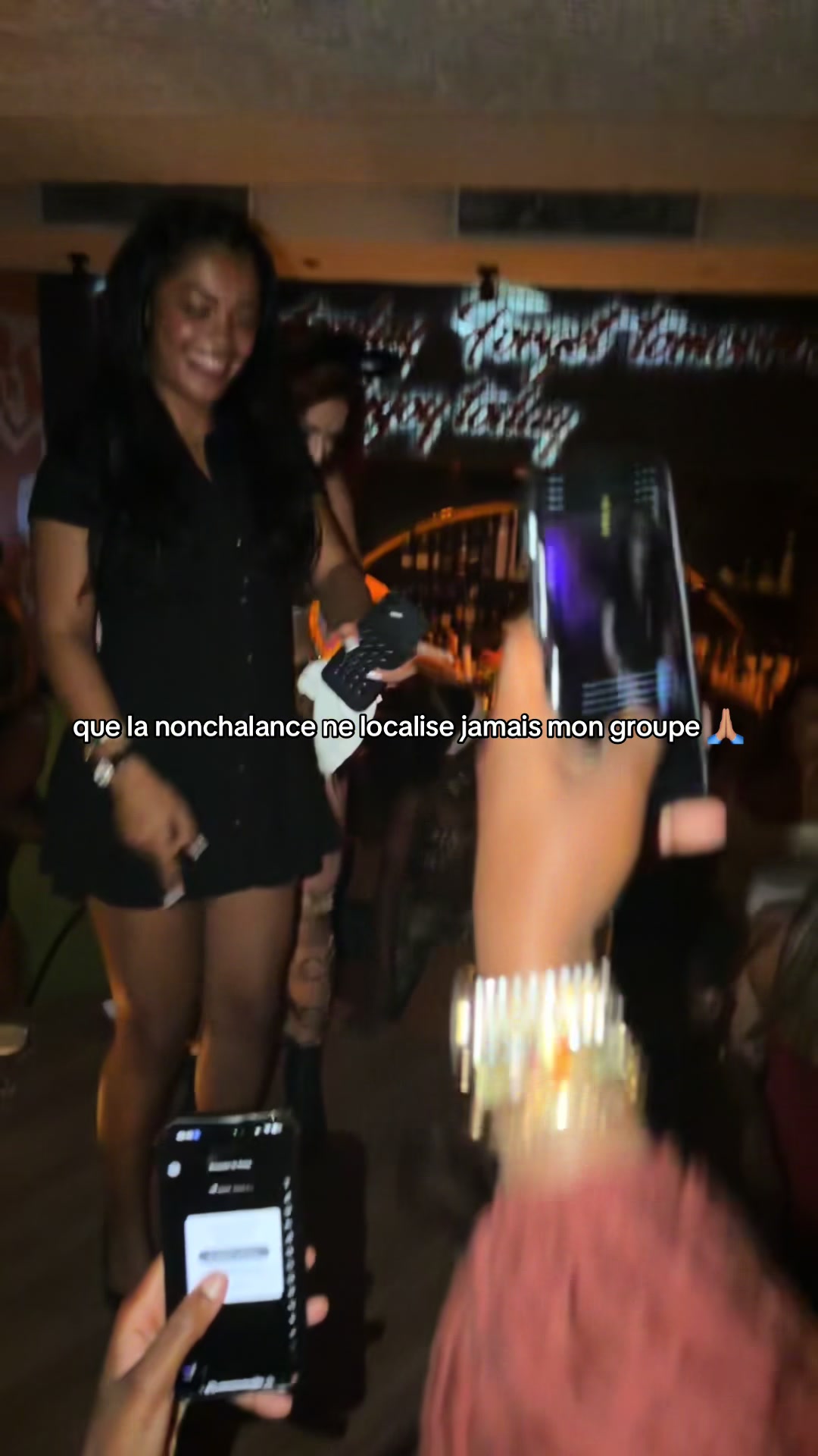 @nélia