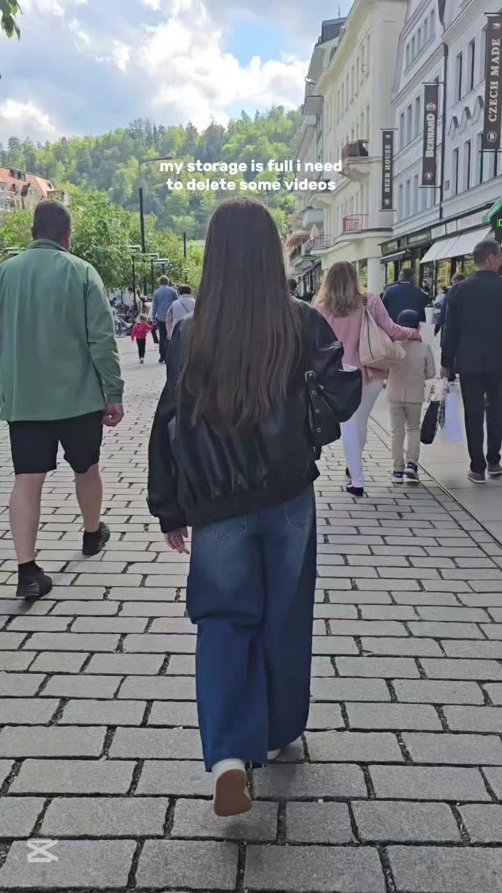 @Lauri Hondl&iacute;kov&aacute;