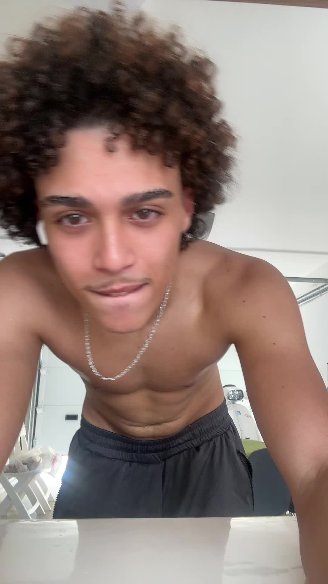 @Allo🏄🏽♂️