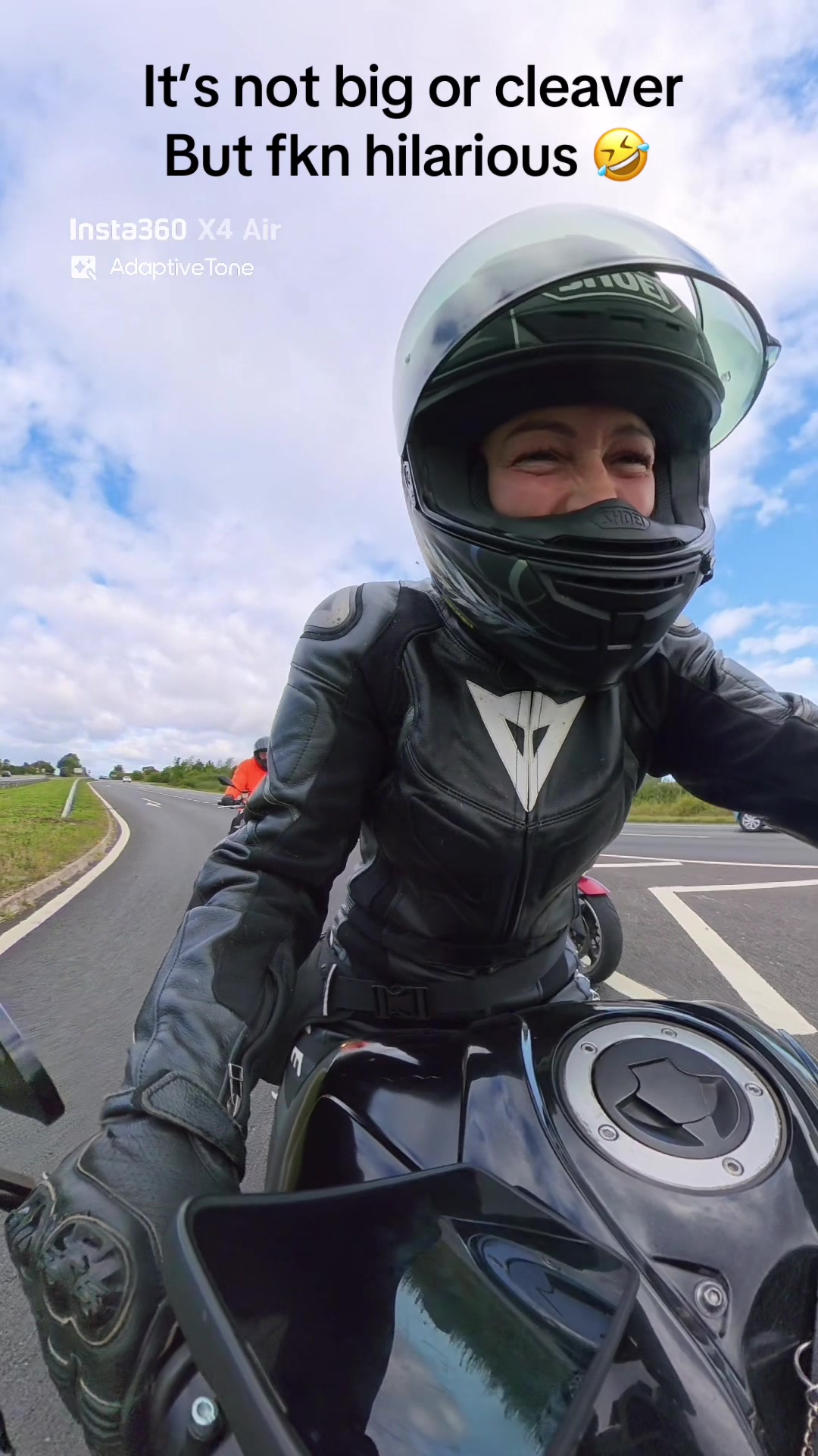 @LivyZed🏍️